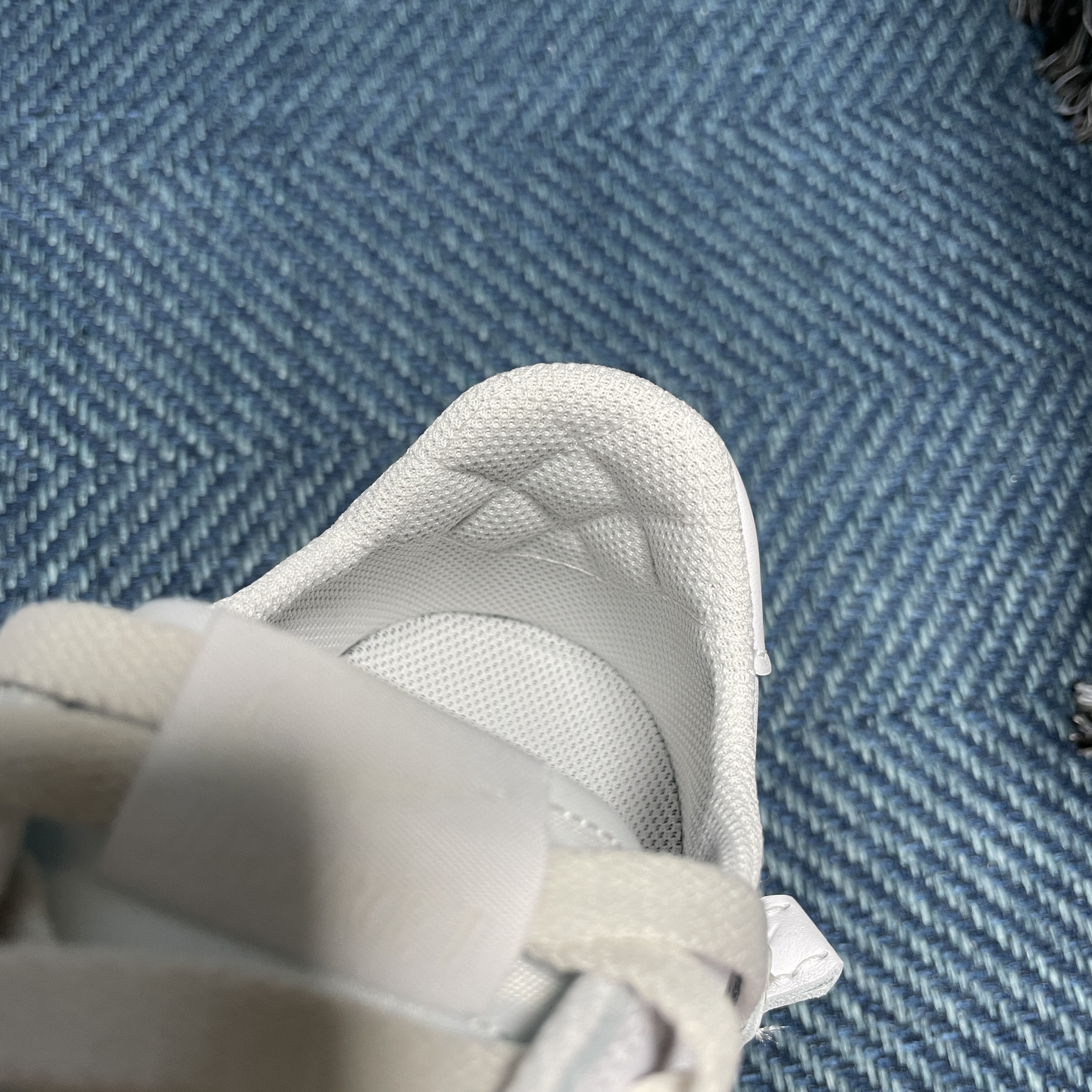 Nike x Jacquemus J Force 1 Low LX SP White 착용 스타일 - 2