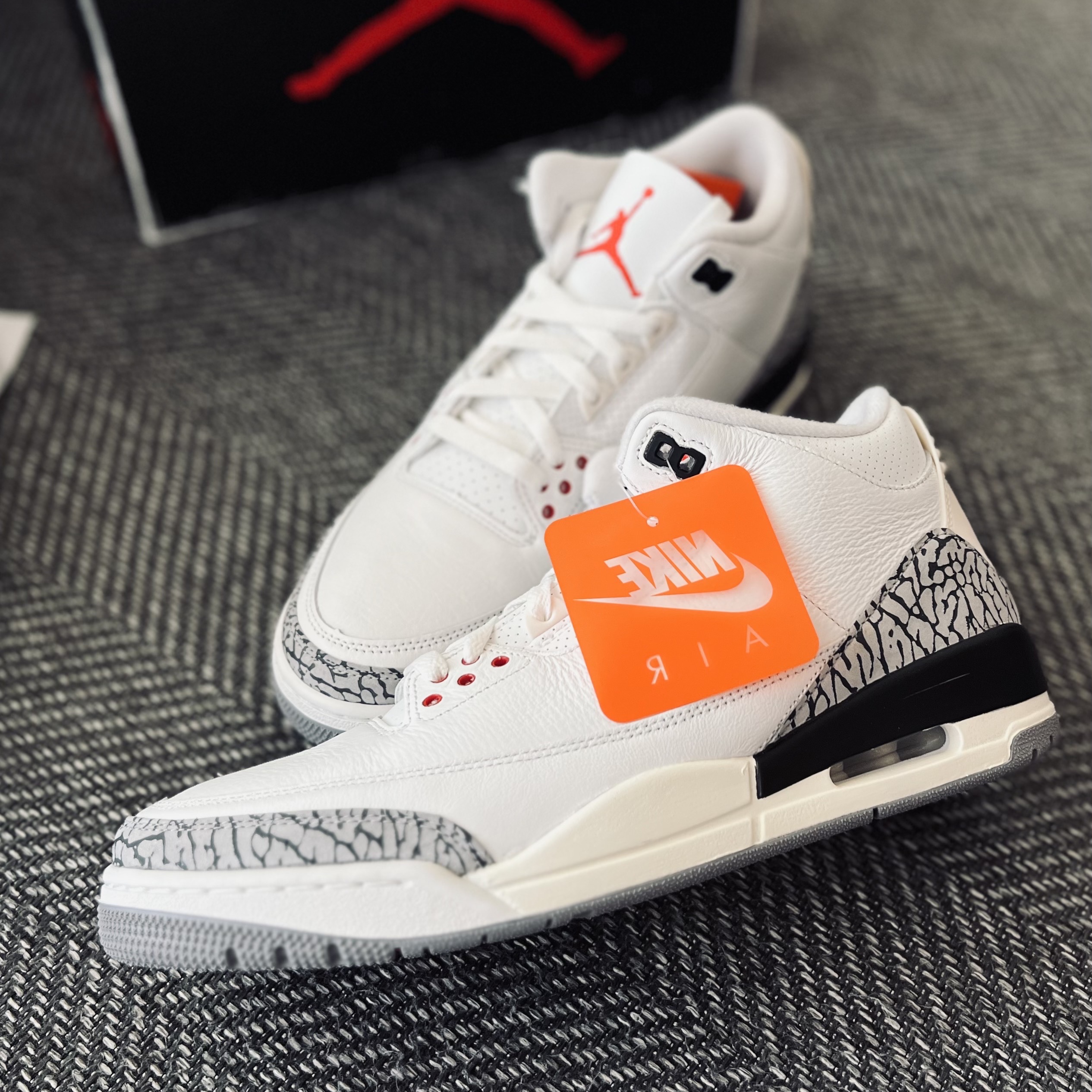 Jordan 3 Retro White Cement Reimagined 착용 스타일 - 4