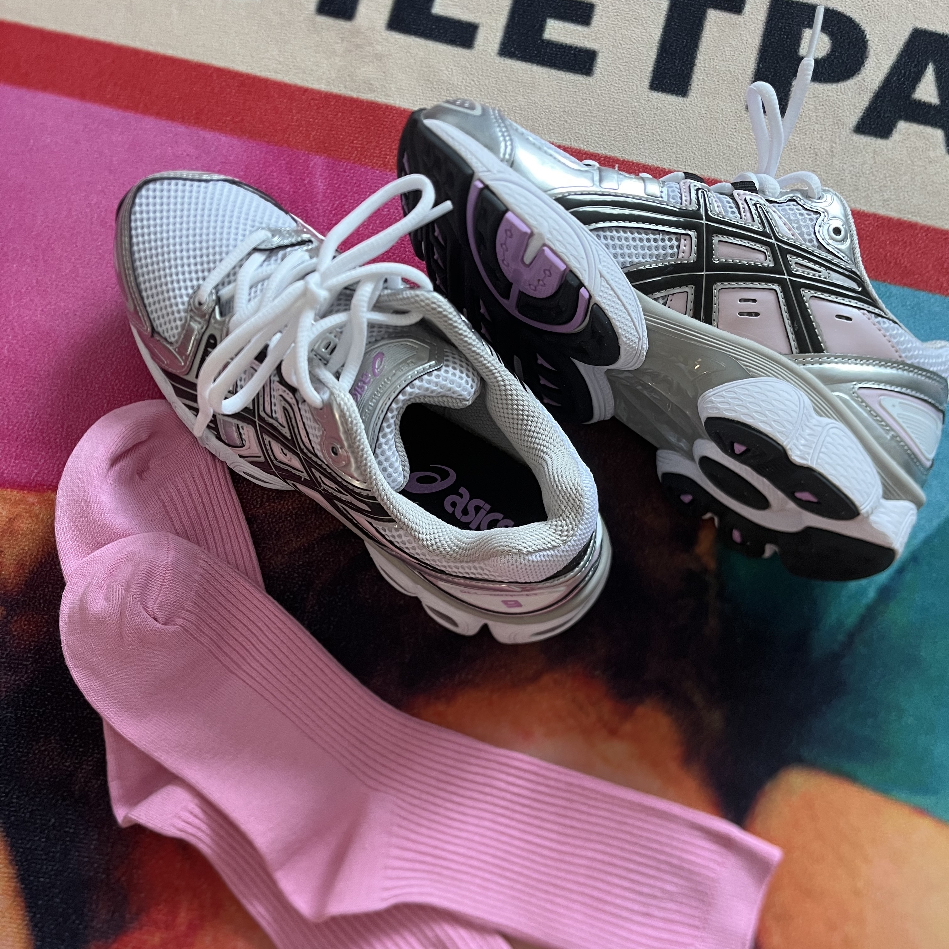(W) Asics Gel-Nimbus 9 White Black 착용 스타일