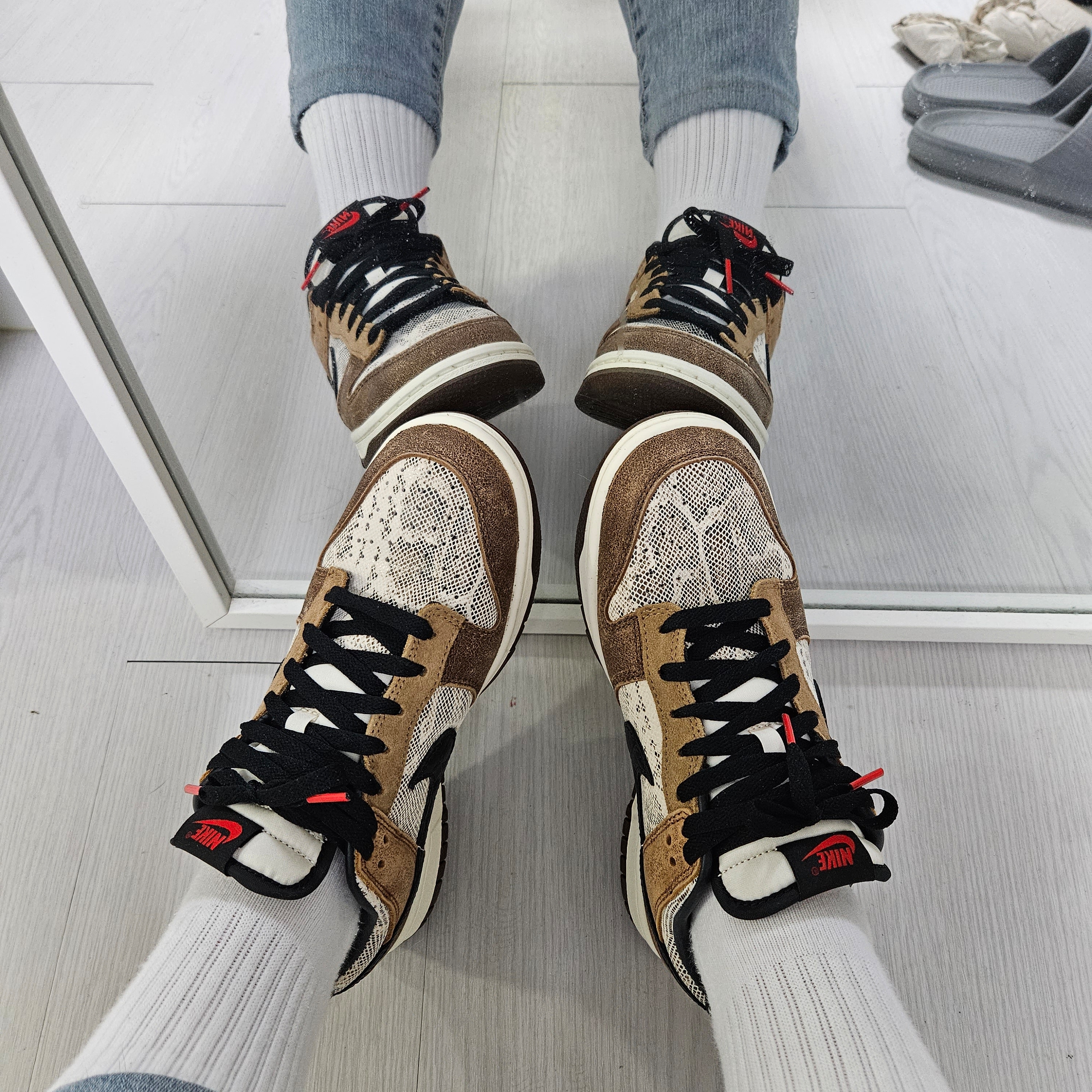 Nike Dunk Low PRM Head to Head 착용 스타일 - 1