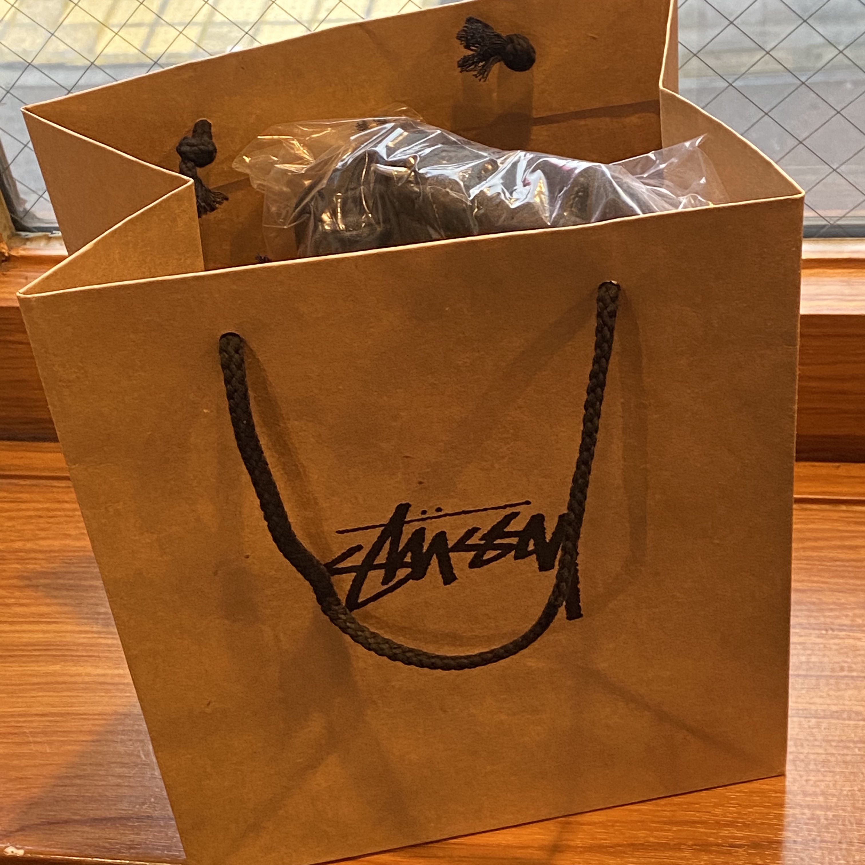 Stussy Canvas Side Pouch Washed Black 착용 스타일
