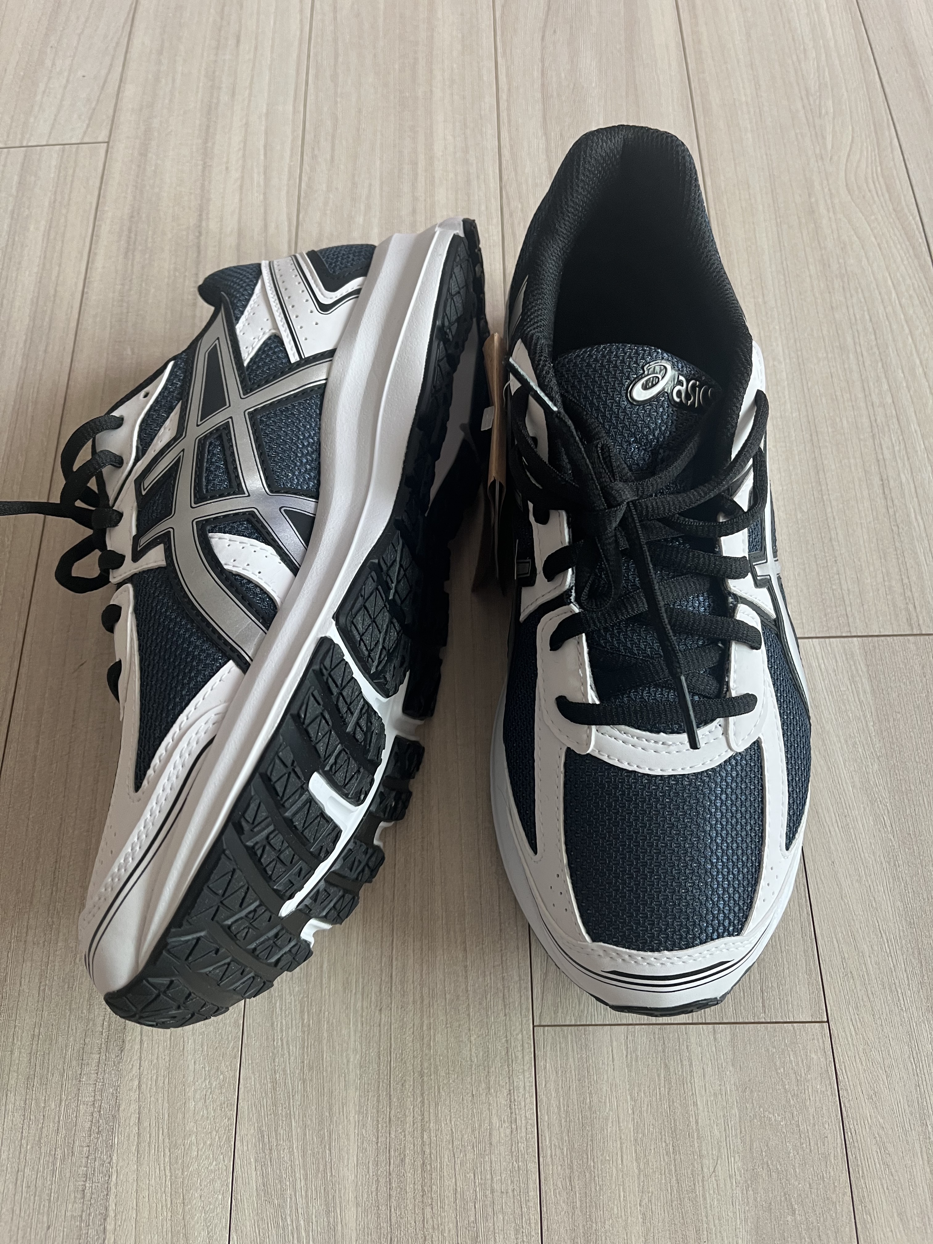 Asics Jog 100 S Navy Pure Silver - 2E Wide 착용 스타일 - 2