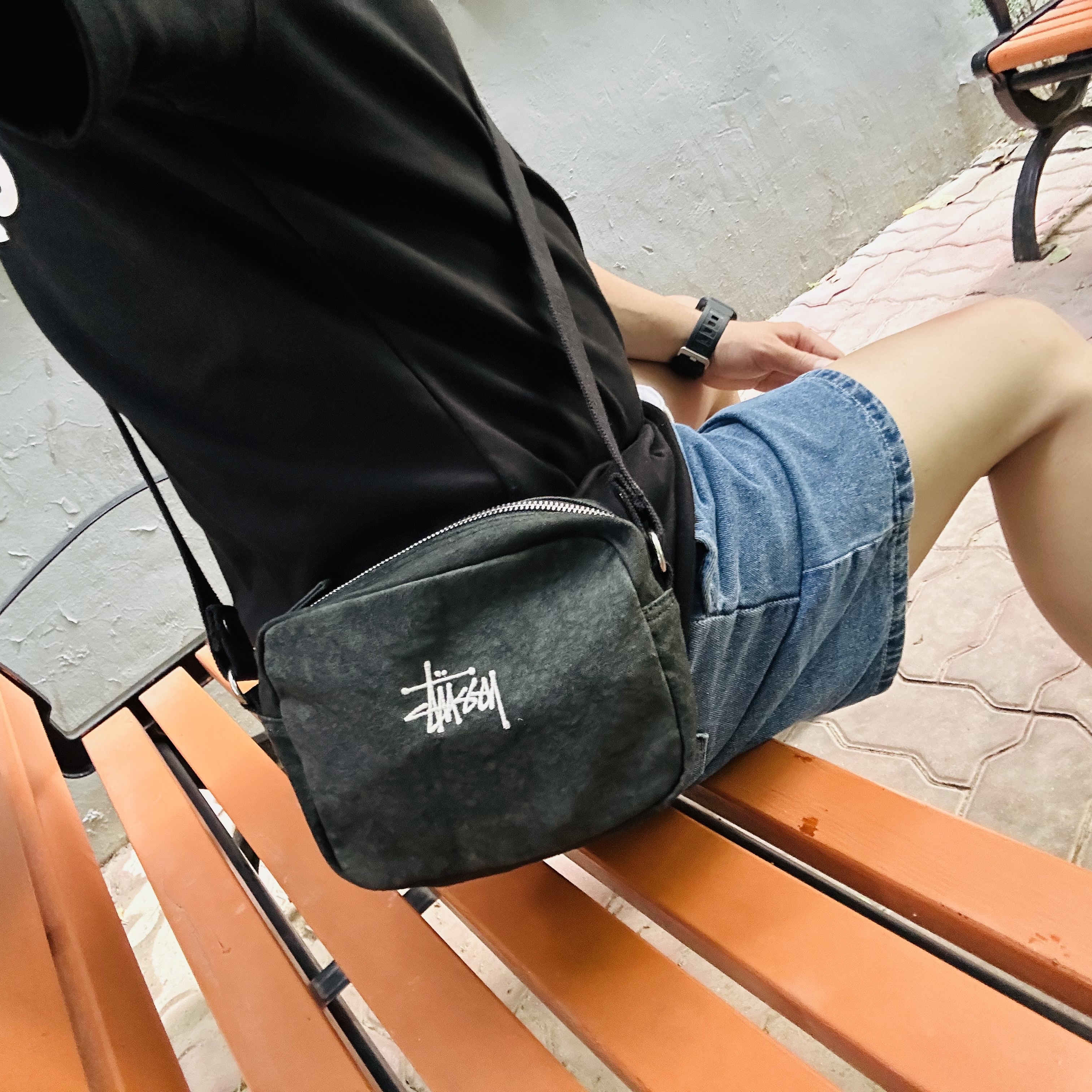 Stussy Canvas Side Pouch Washed Black 착용 스타일
