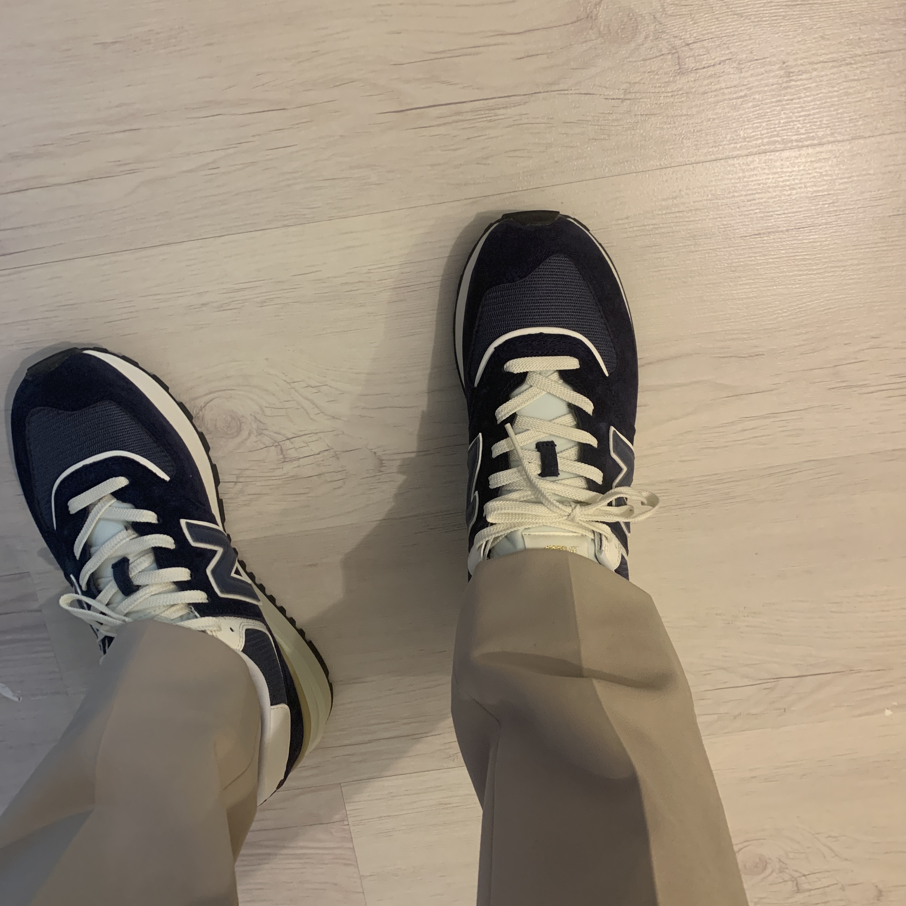 New Balance 574 Legacy Navy 착용 스타일