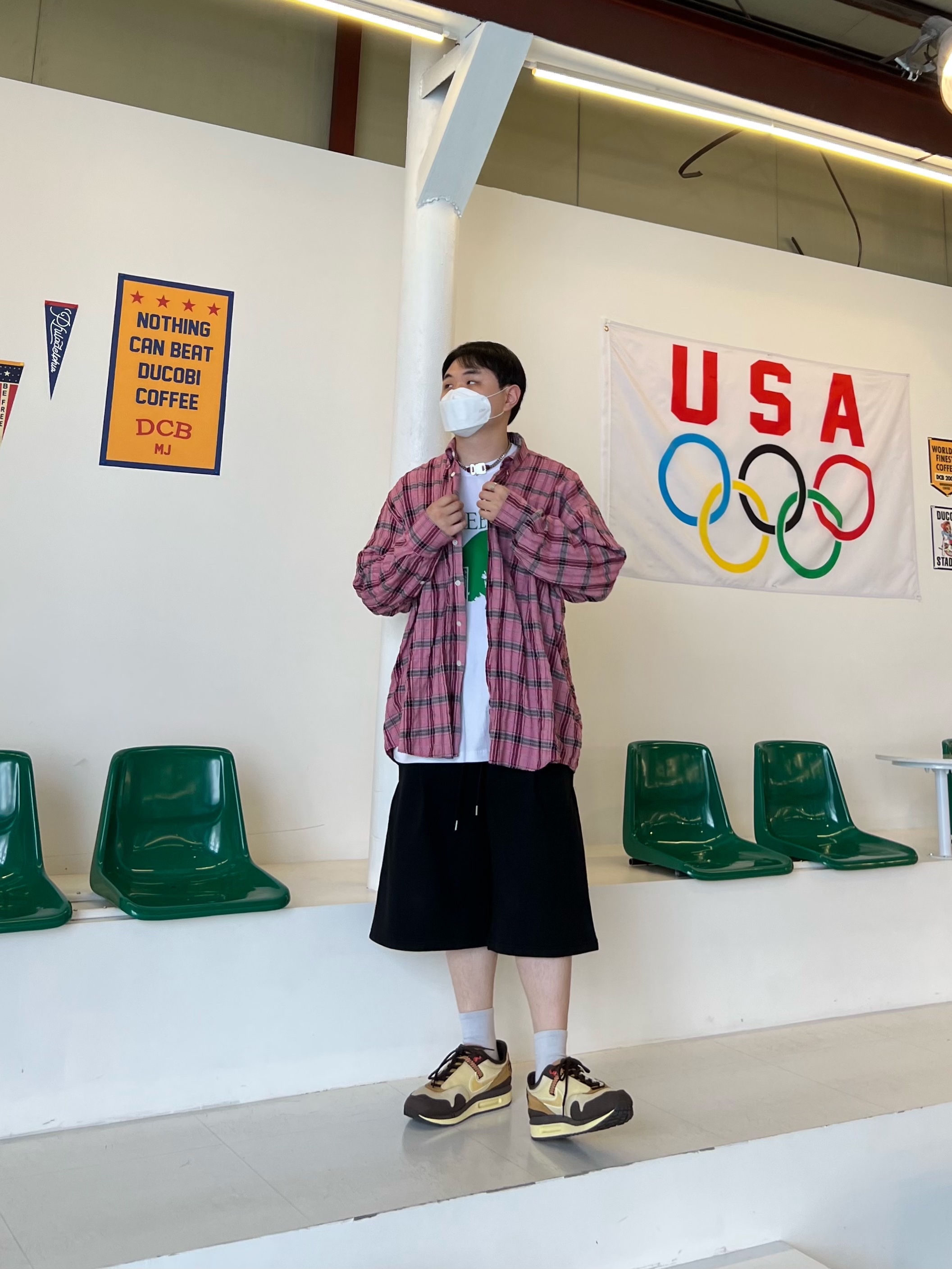 Nike x Travis Scott Air Max 1 Cact.us Brown, Our Legacy Borrowed BD Shirt Cerise Memory Check 착용 스타일
