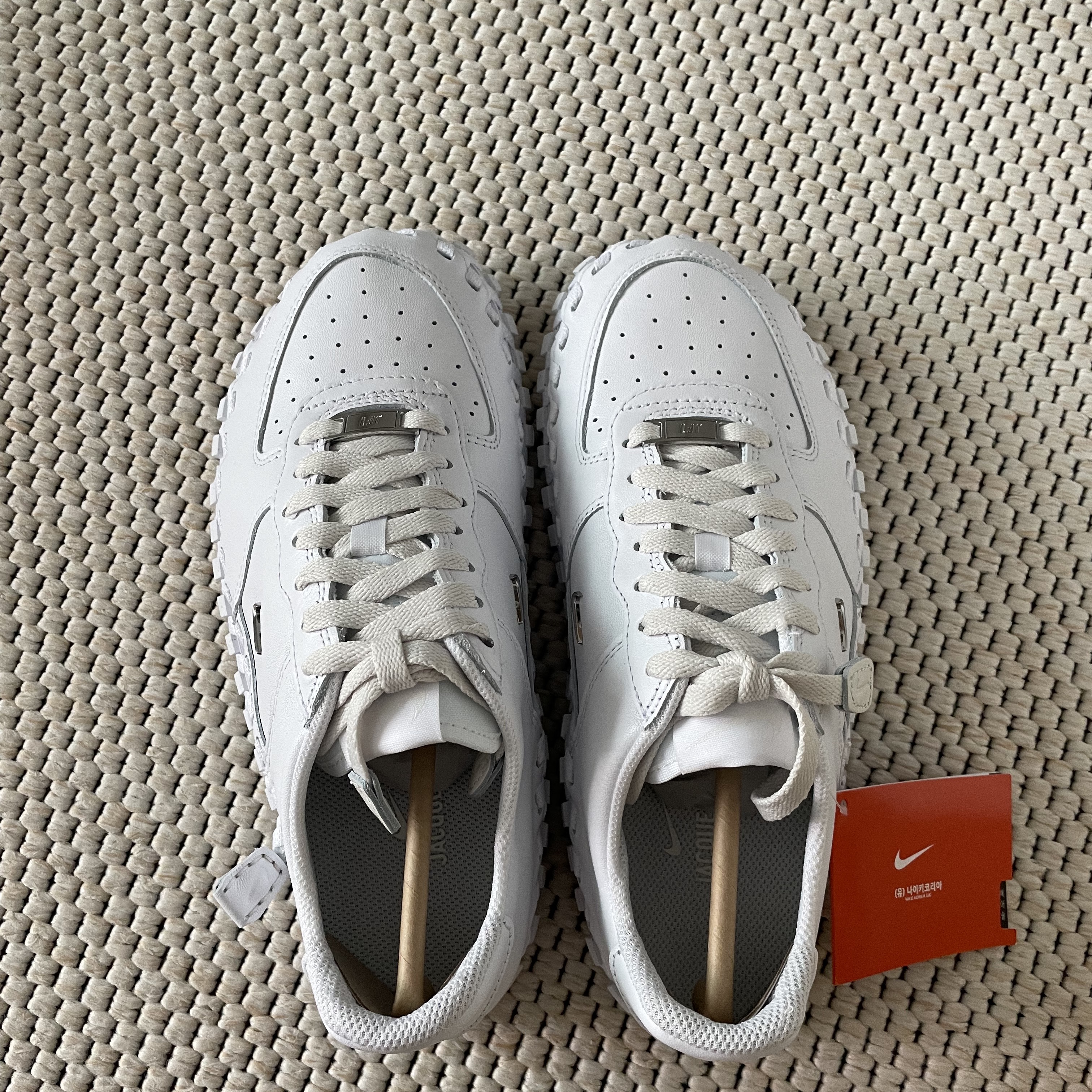 Nike x Jacquemus J Force 1 Low LX SP White 착용 스타일 - 1