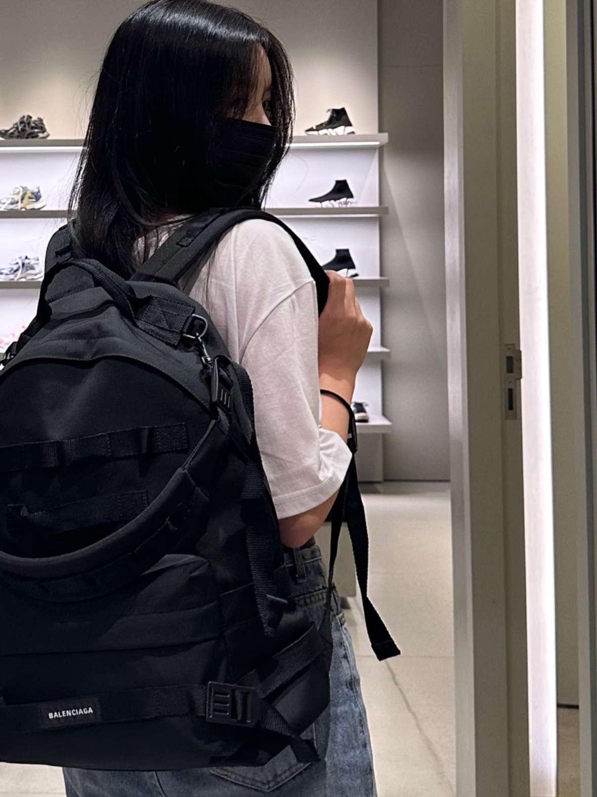 Balenciaga Army Medium Multicarry Backpack Black 착용 스타일