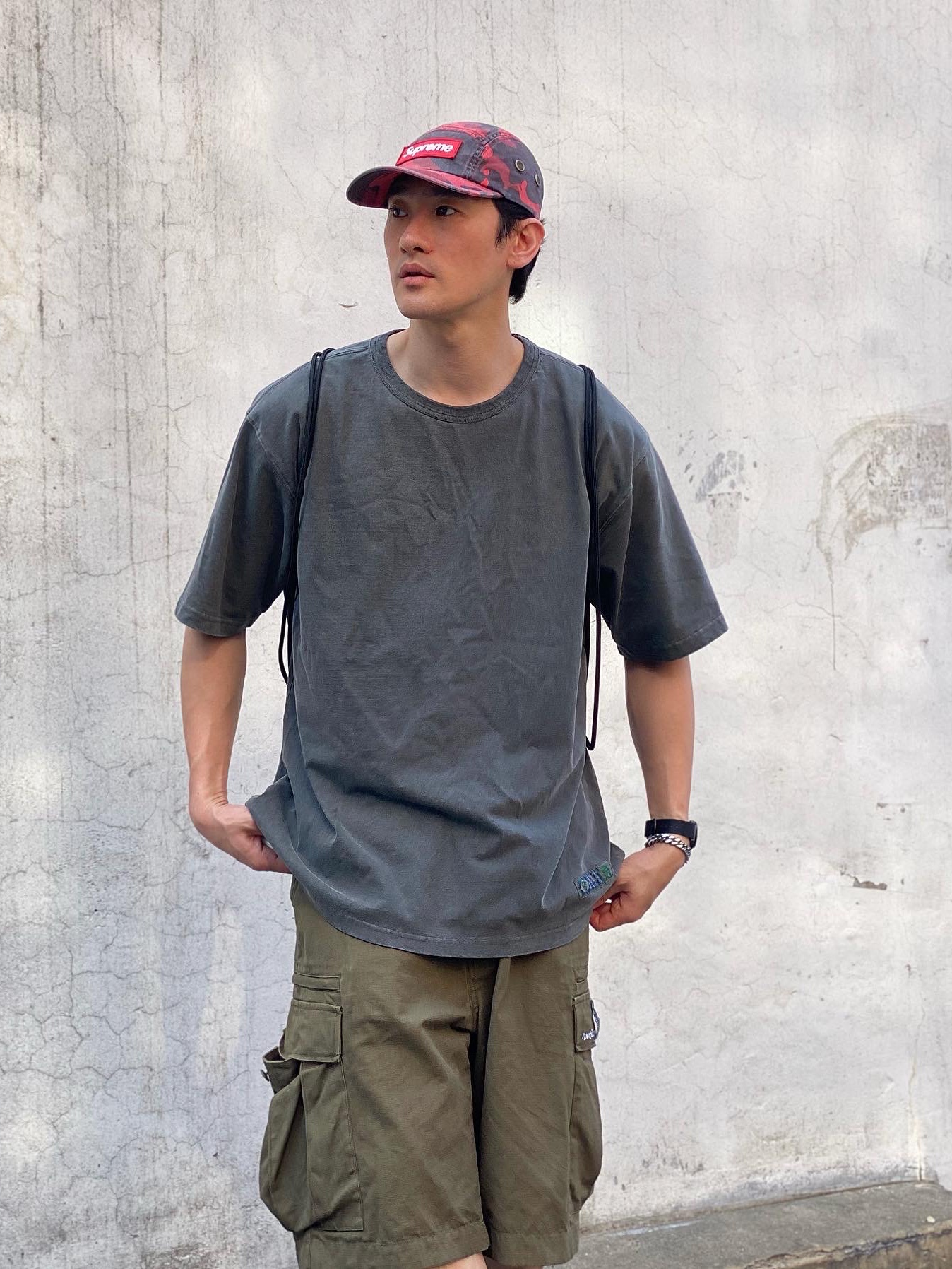 New Balance x Kith 990v1 Made in USA Dusty Rose, Supreme Broken Camo Camp Cap Red - 22SS 착용 스타일 - 3