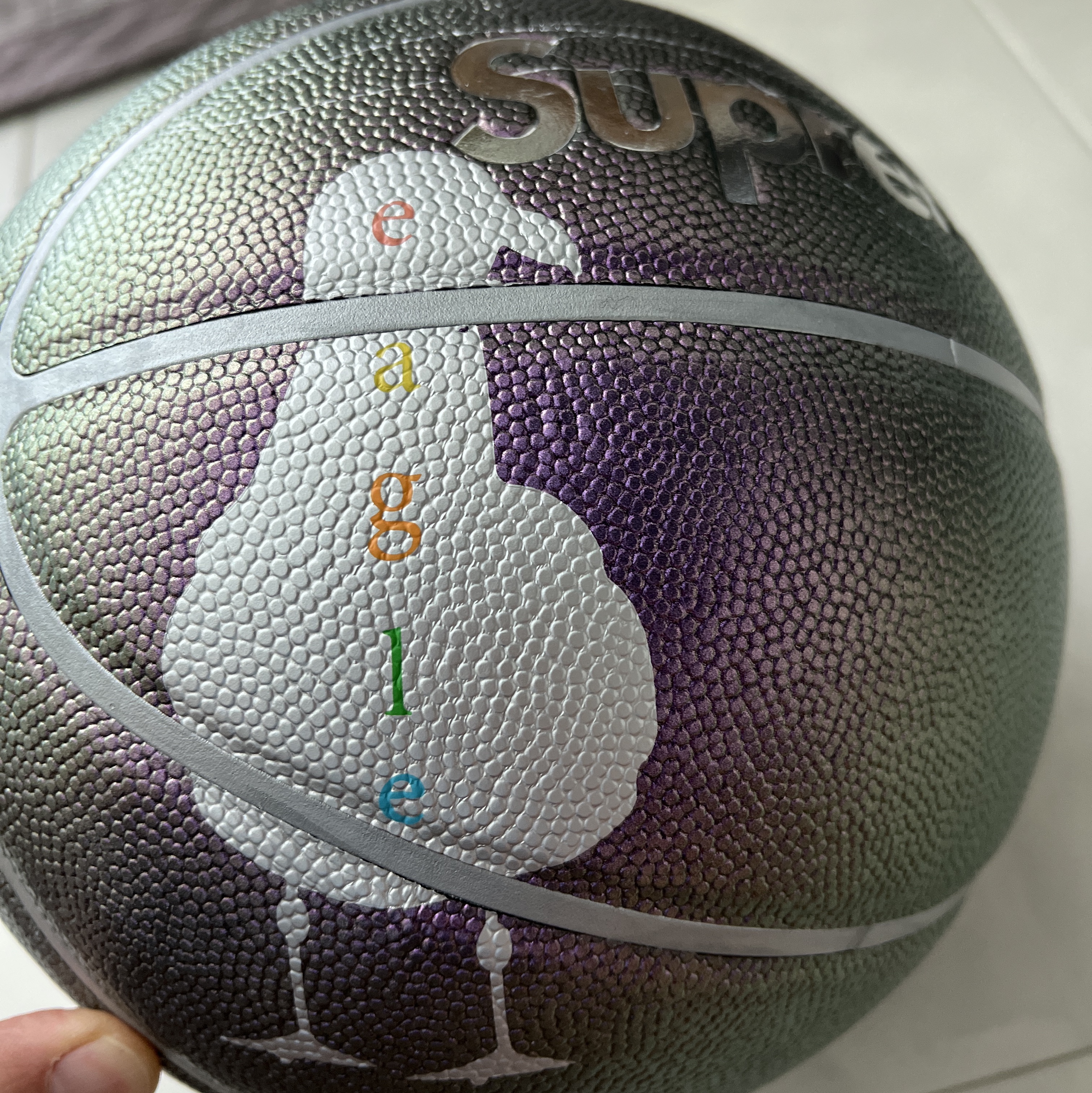 Supreme x Bernadette Corporation Spalding Basketball Purple - 23SS 착용 스타일 - 2