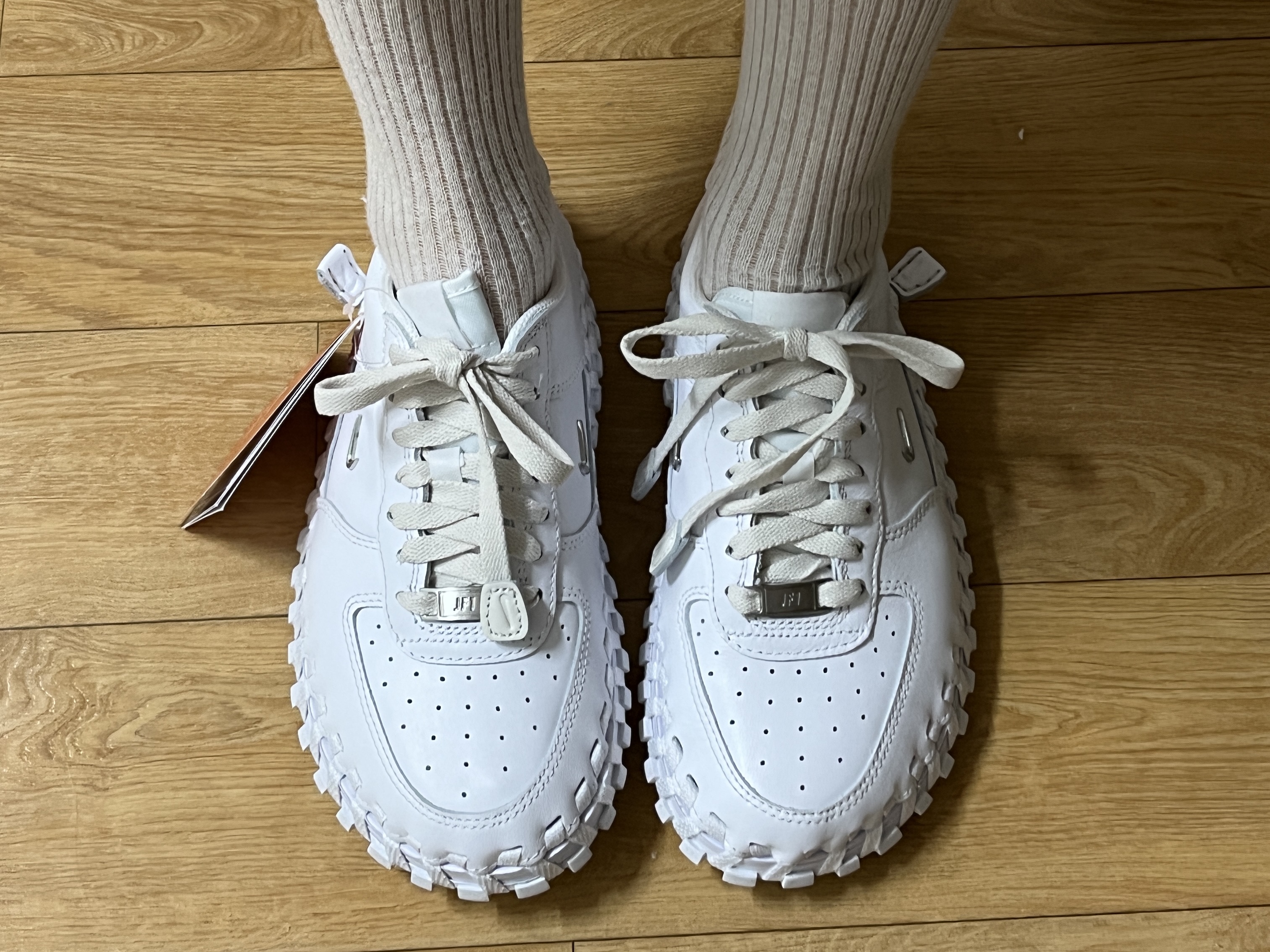 Nike x Jacquemus J Force 1 Low LX SP White 착용 스타일 - 2