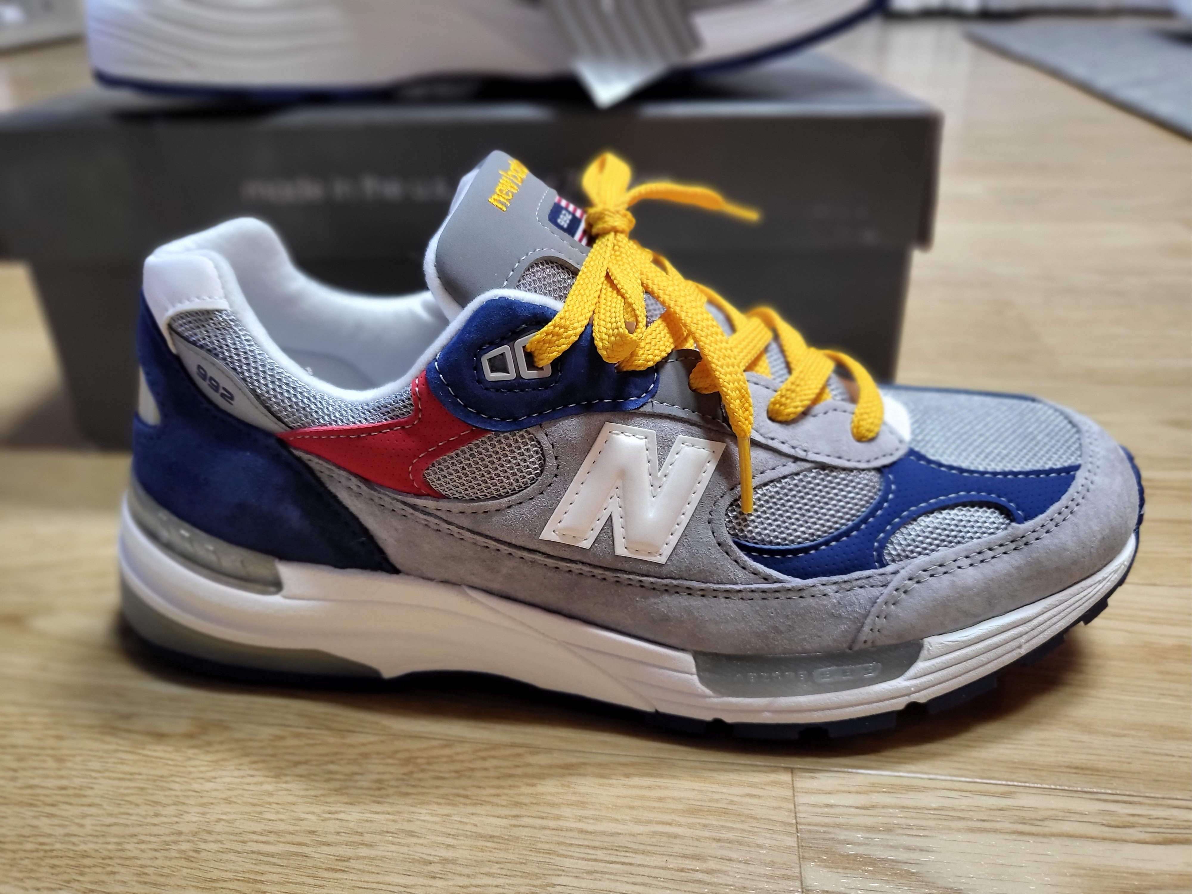 New Balance x DTLR 992 Made in USA Varsity 착용 스타일