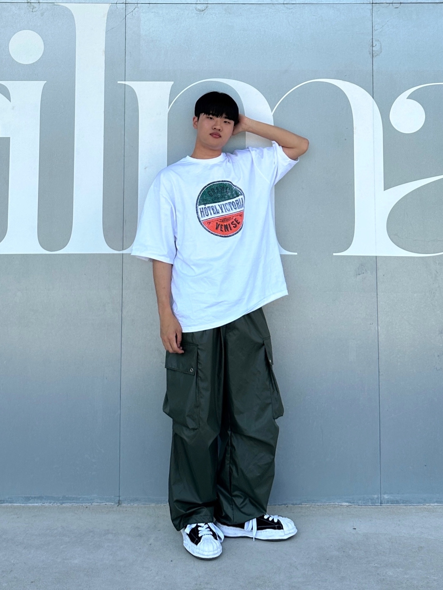 Maison Mihara Yasuhiro Blakey OG Sole Canvas Low-top Sneakers Black White 착용 스타일 - 3