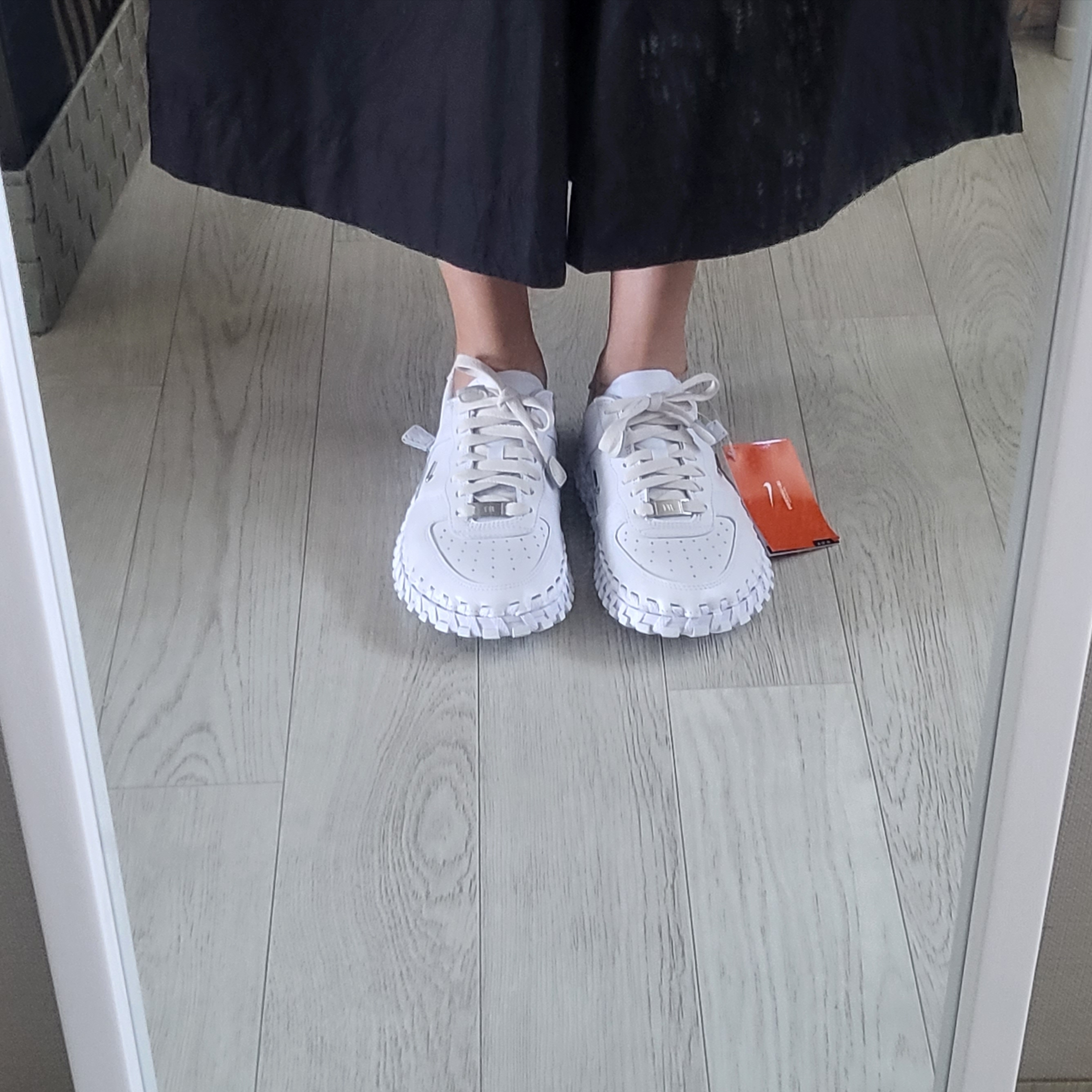 Nike x Jacquemus J Force 1 Low LX SP White 착용 스타일 - 3