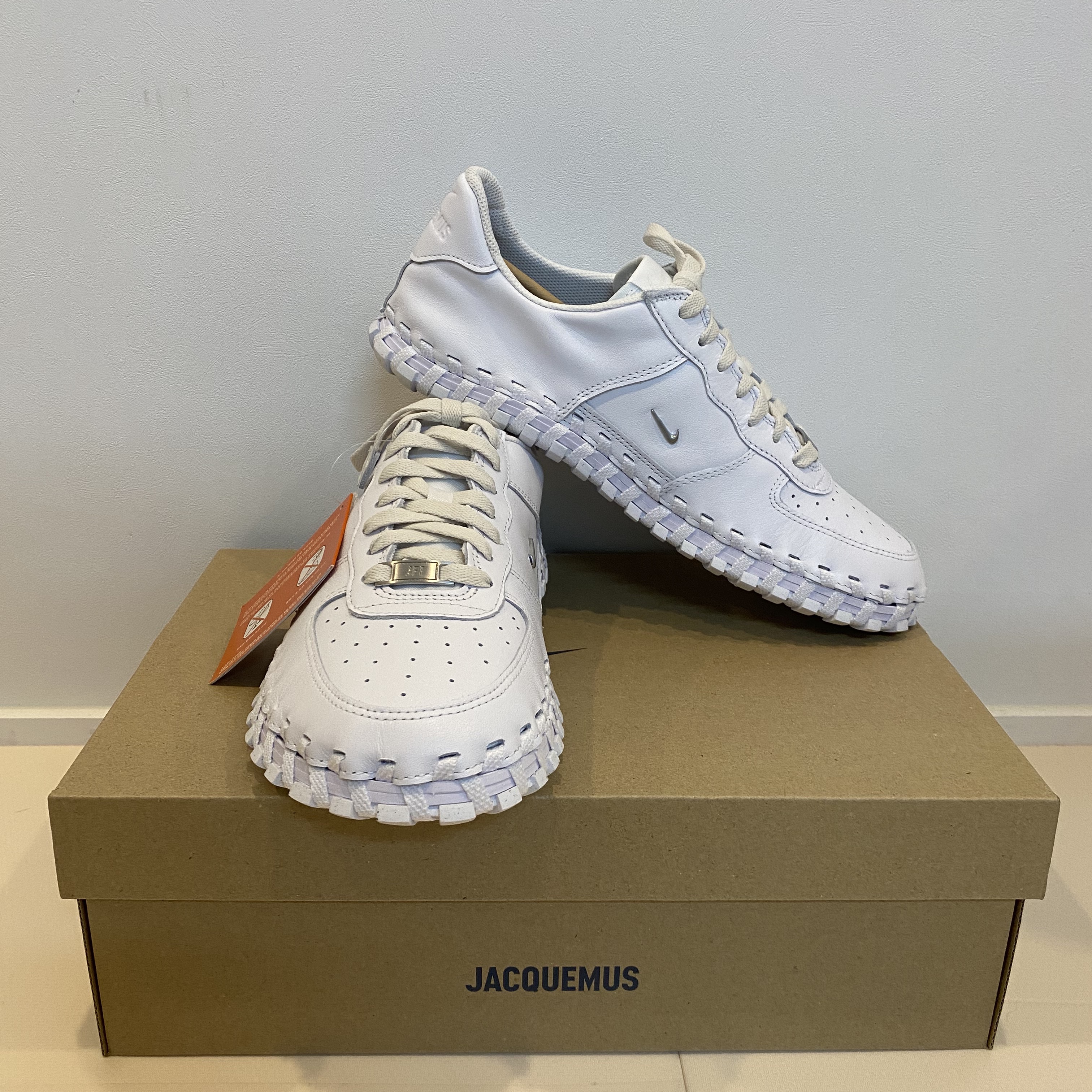 Nike x Jacquemus J Force 1 Low LX SP White 착용 스타일 - 2