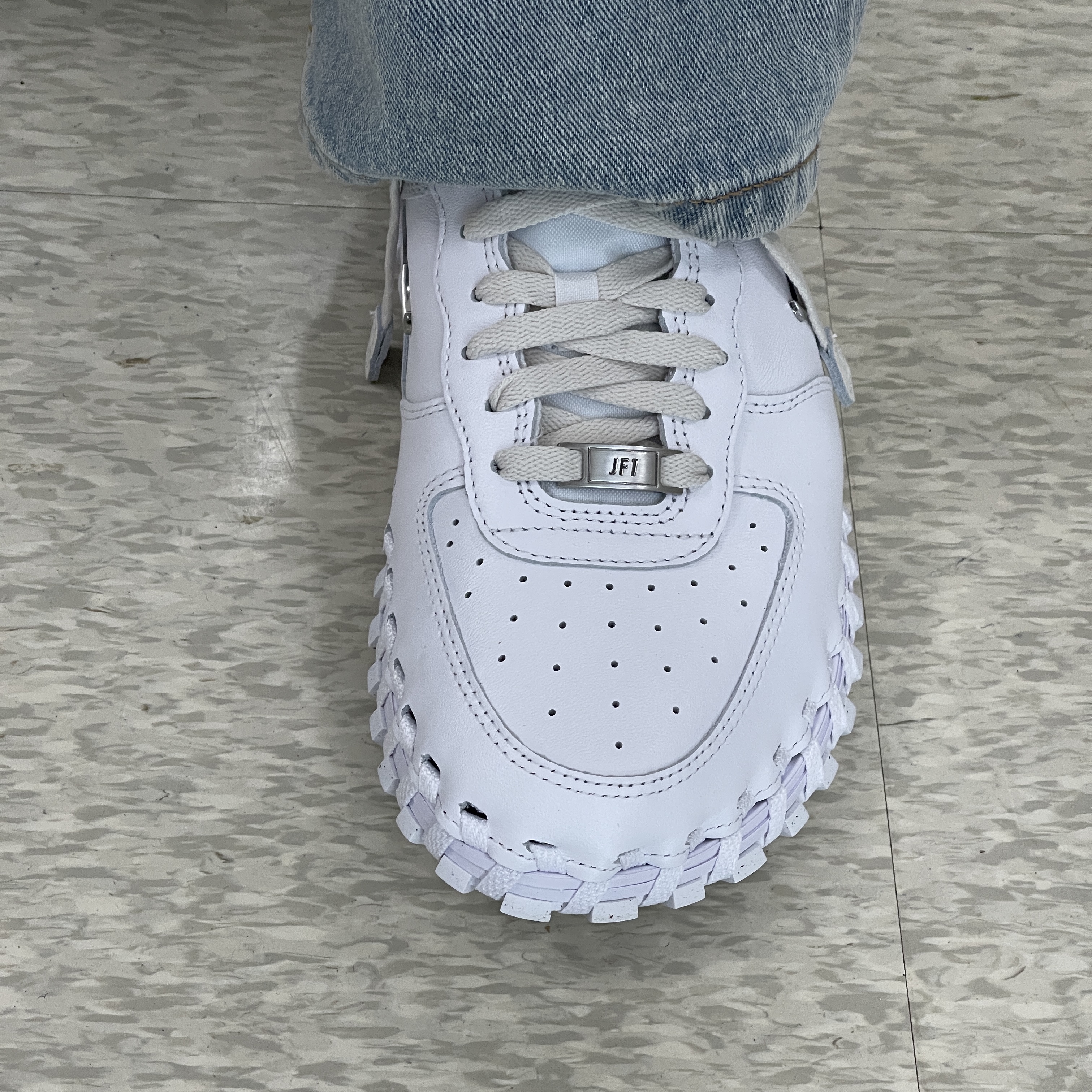 Nike x Jacquemus J Force 1 Low LX SP White 착용 스타일 - 1