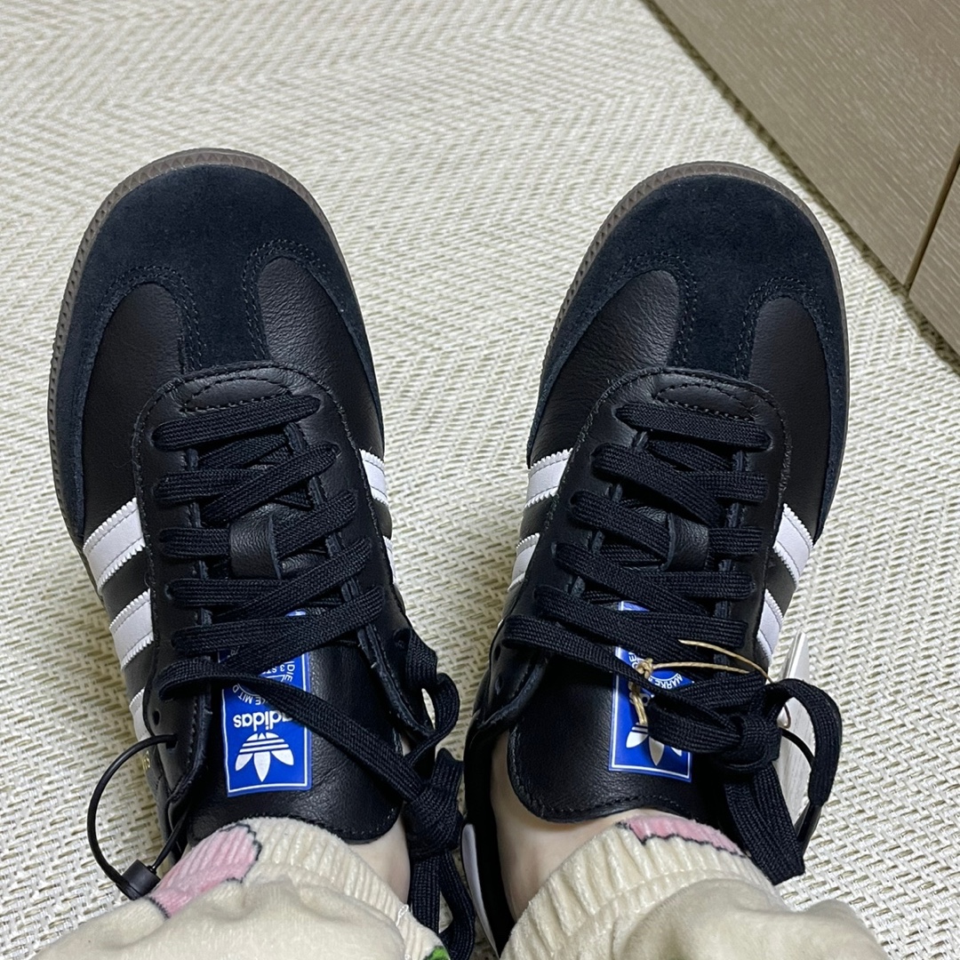 Adidas Samba OG Black White Gum 착용 스타일