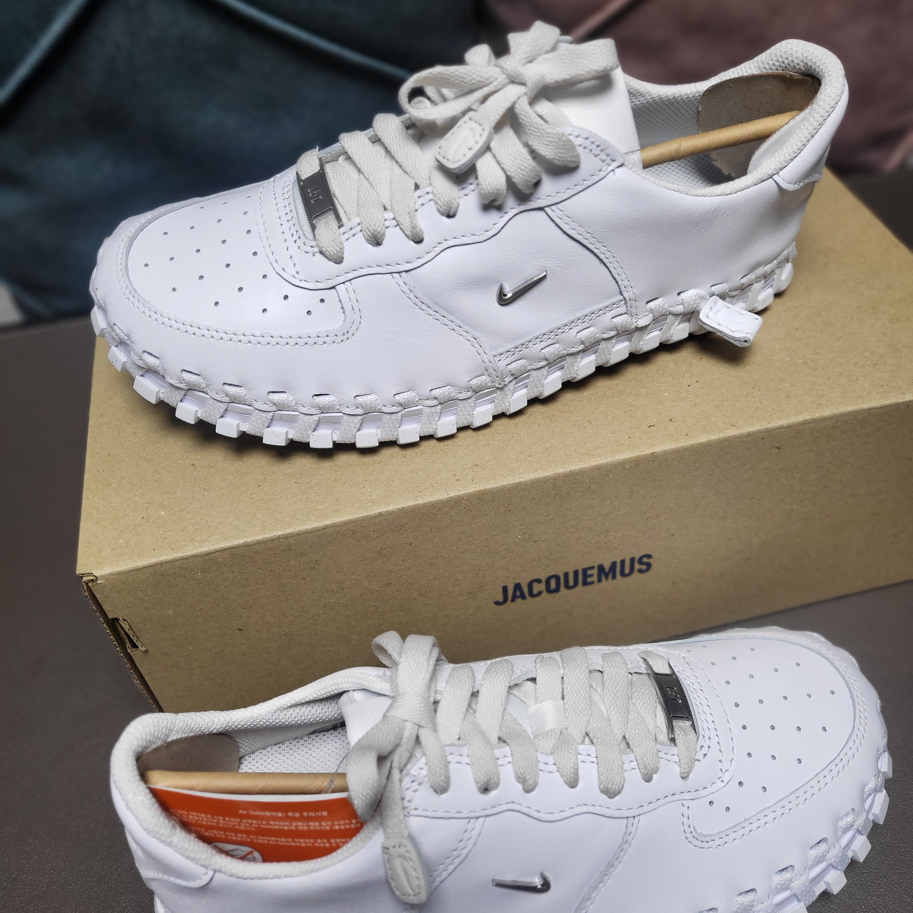 Nike x Jacquemus J Force 1 Low LX SP White 착용 스타일 - 1