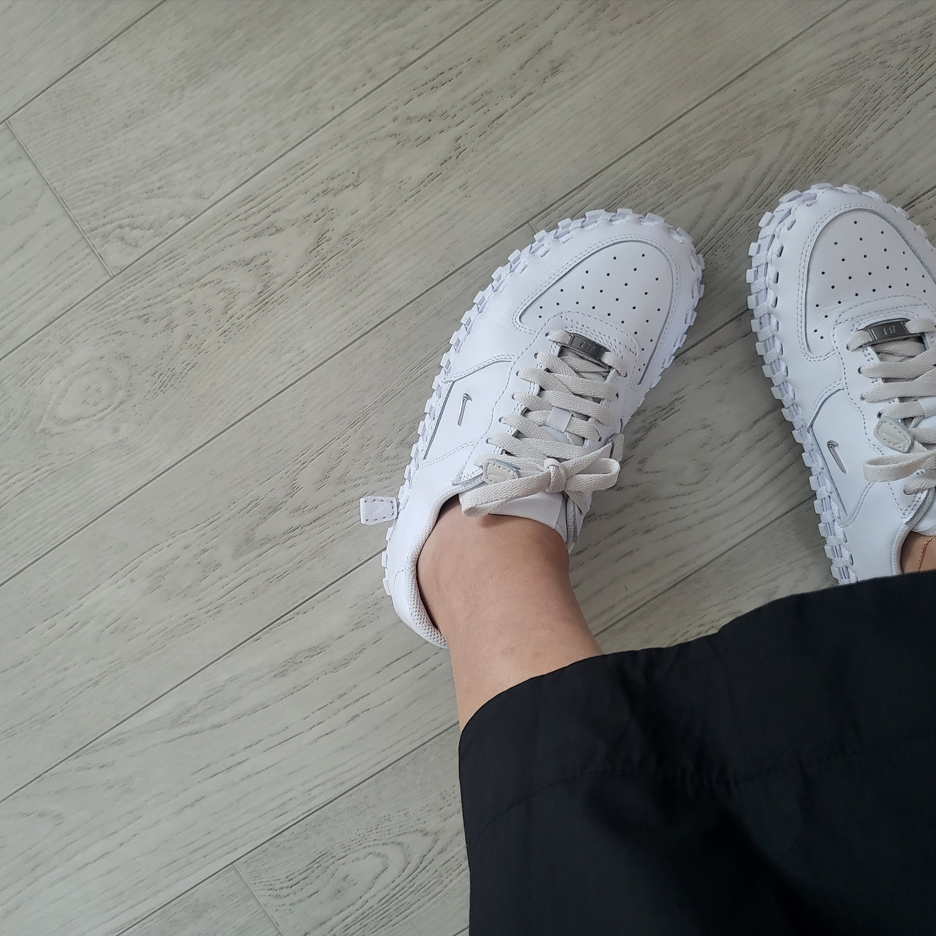 Nike x Jacquemus J Force 1 Low LX SP White 착용 스타일 - 1