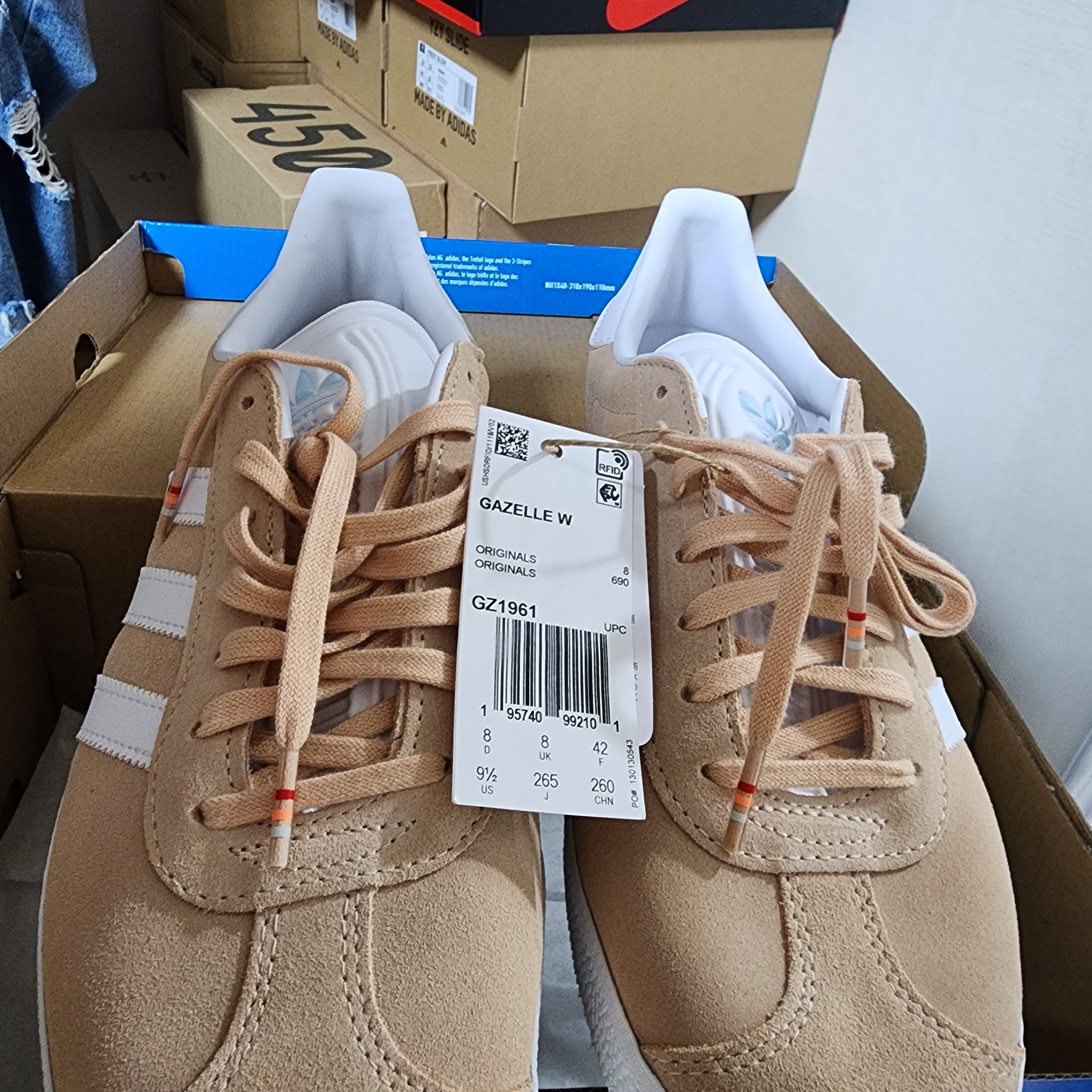 (W) Adidas Gazelle Halo Blush Cloud White 착용 스타일