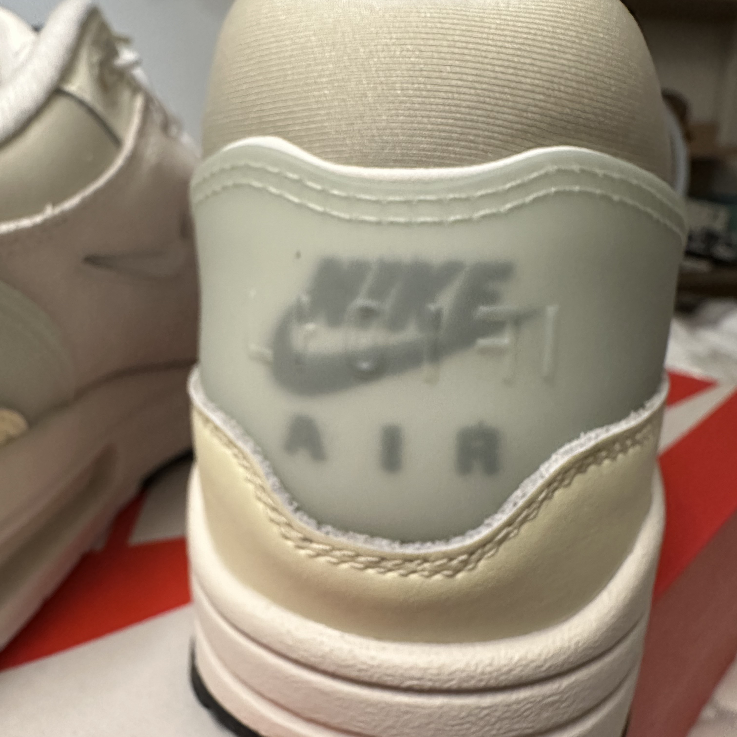 Nike Air Max 1 Hangul Day 착용 스타일 - 2