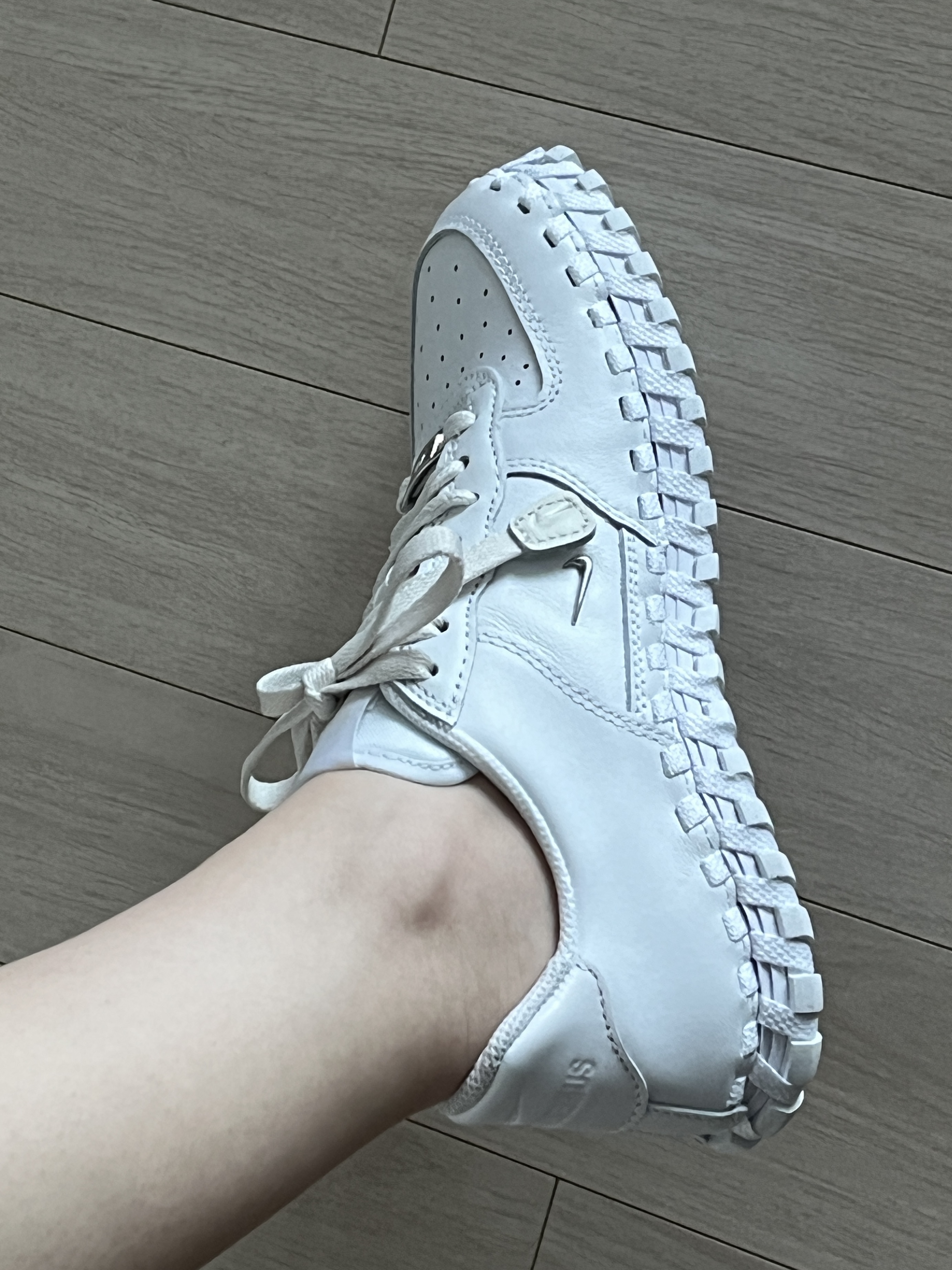 Nike x Jacquemus J Force 1 Low LX SP White 착용 스타일 - 2