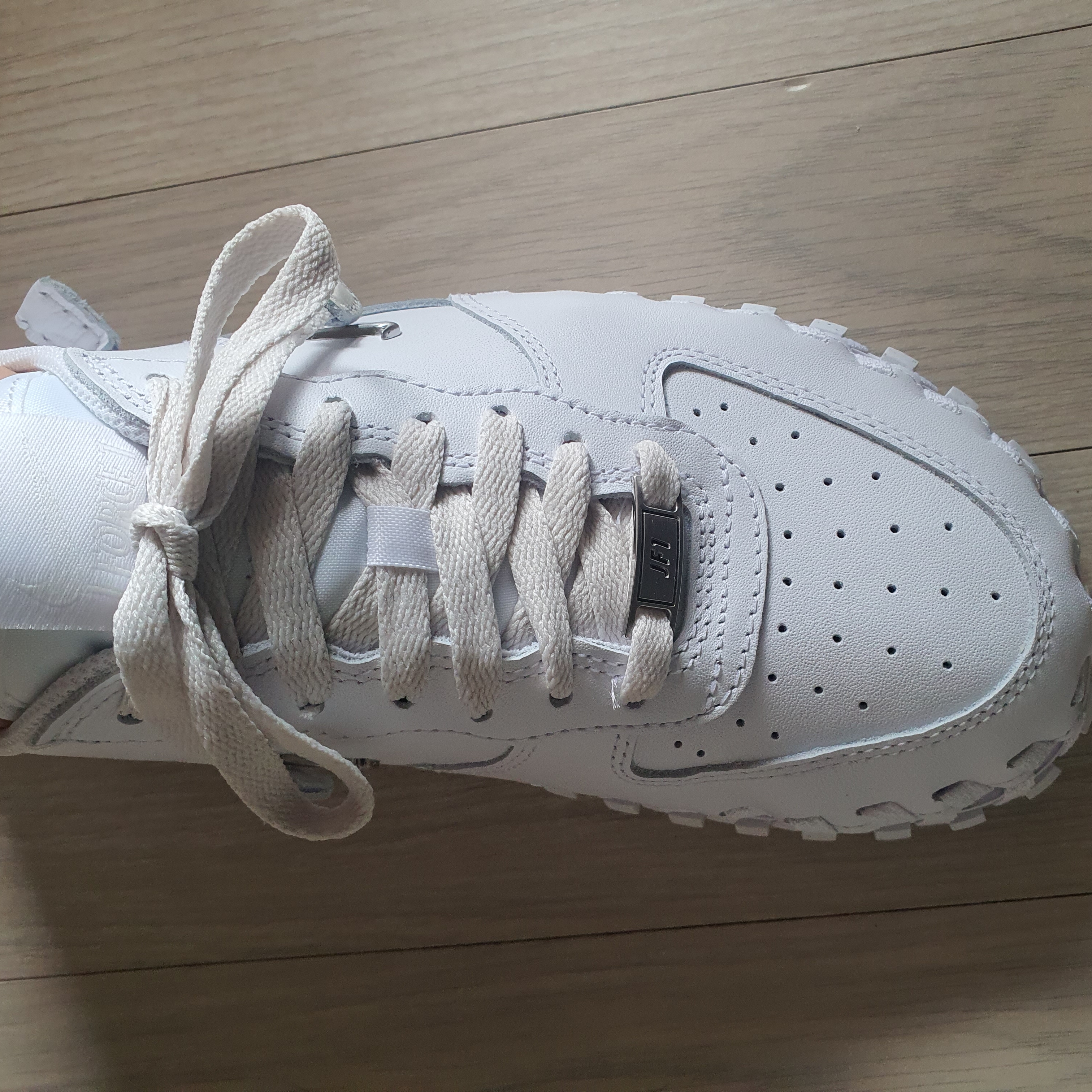 Nike x Jacquemus J Force 1 Low LX SP White 착용 스타일 - 1