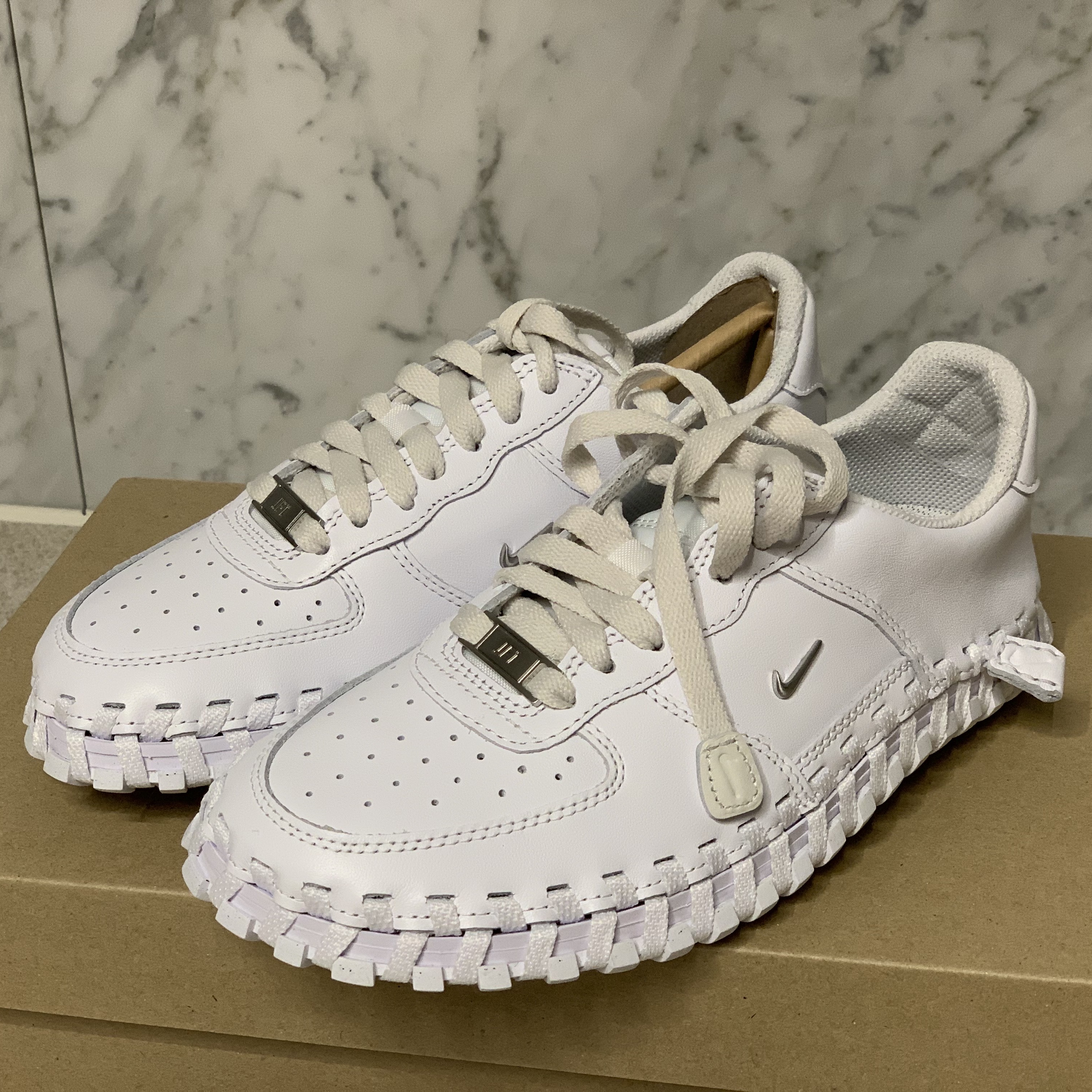 Nike x Jacquemus J Force 1 Low LX SP White 착용 스타일 - 5