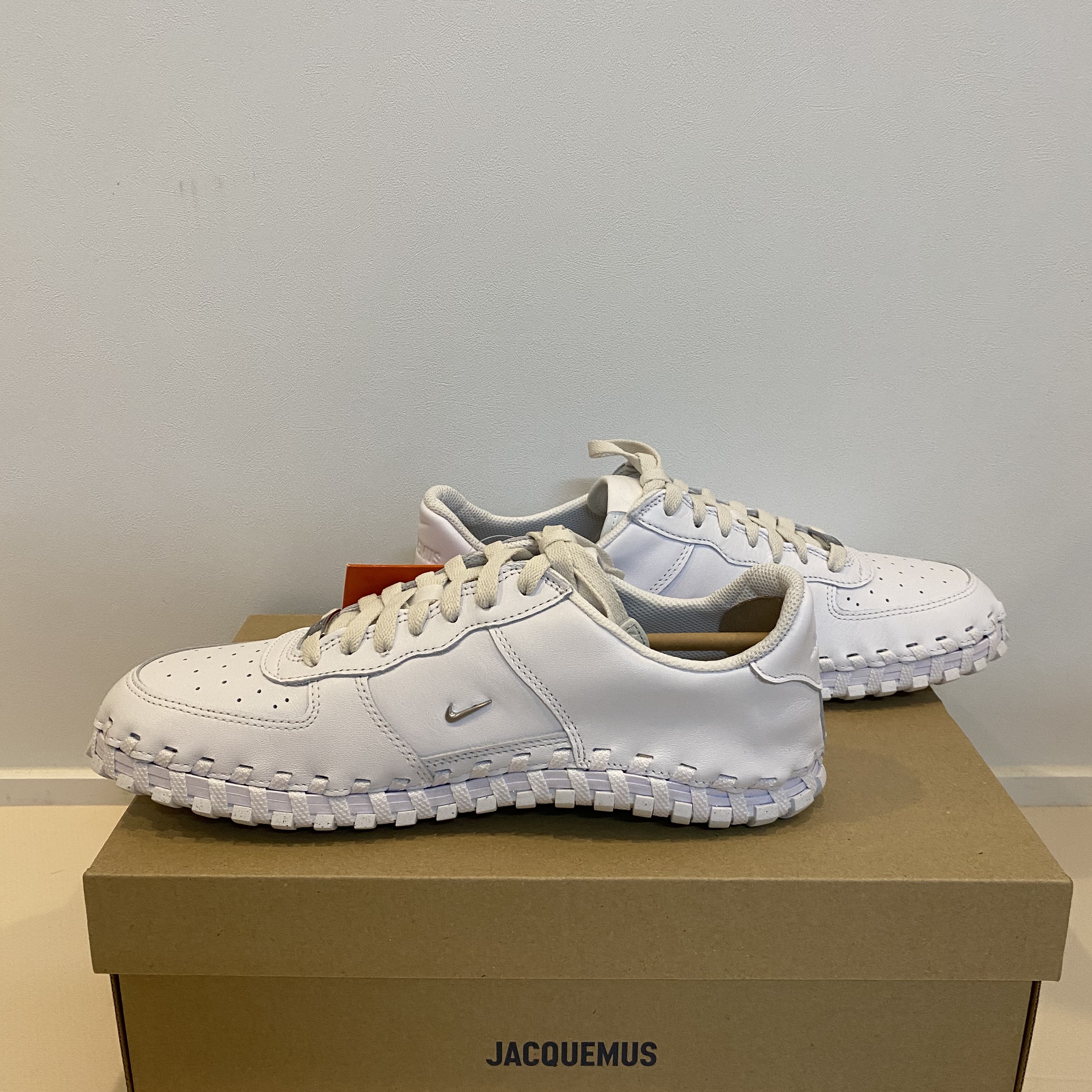 Nike x Jacquemus J Force 1 Low LX SP White 착용 스타일 - 5