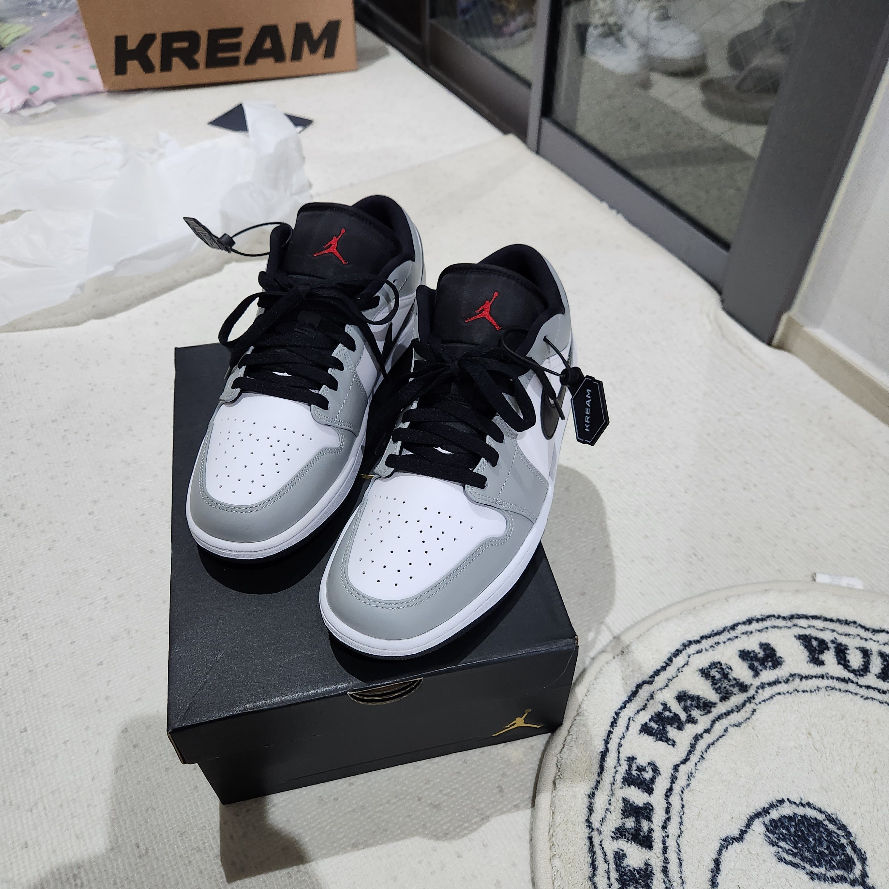 Jordan 1 Low Light Smoke Grey 착용 스타일 - 2