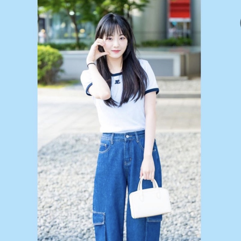 (W) Courreges Reedition Bumpy Contrast T-Shirt White Black 착용 스타일 - 2