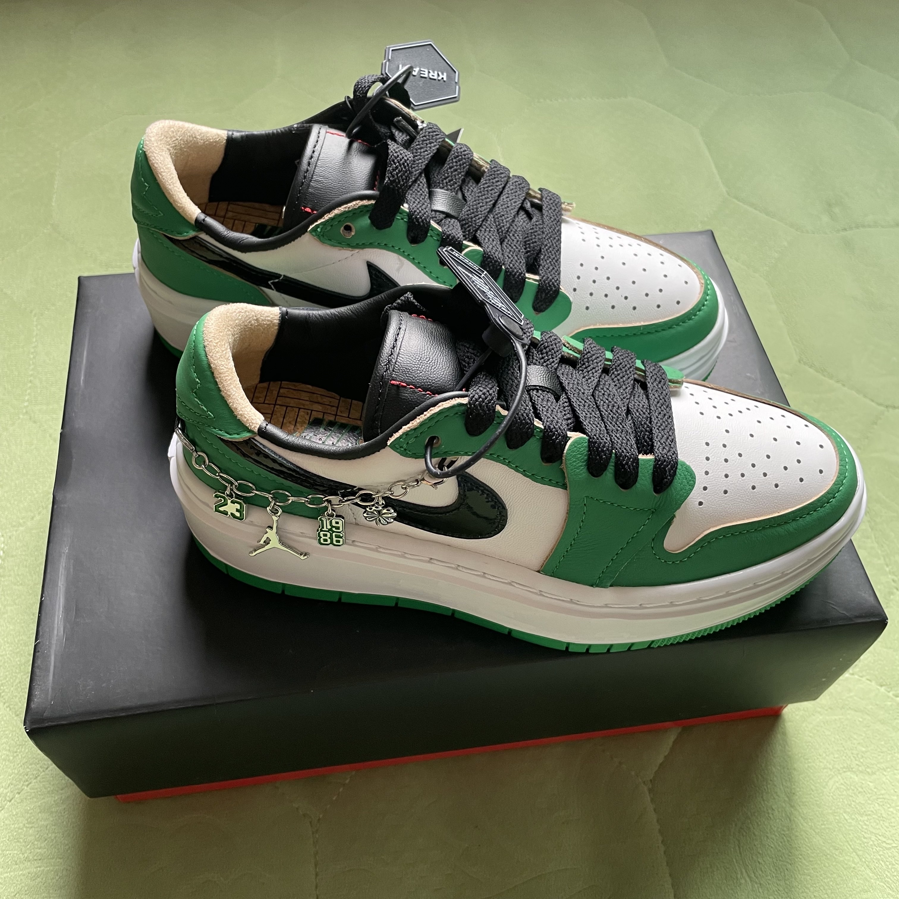 (W) Jordan 1 Elevate Low SE Lucky Green 착용 스타일 - 2