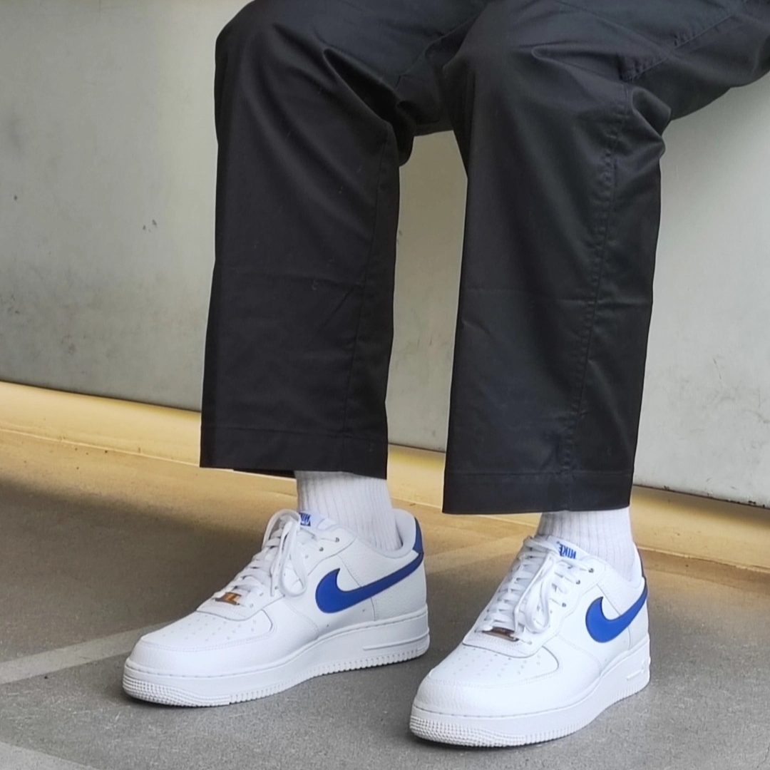 Nike Air Force 1 '07 White Royal Blue 착용 스타일
