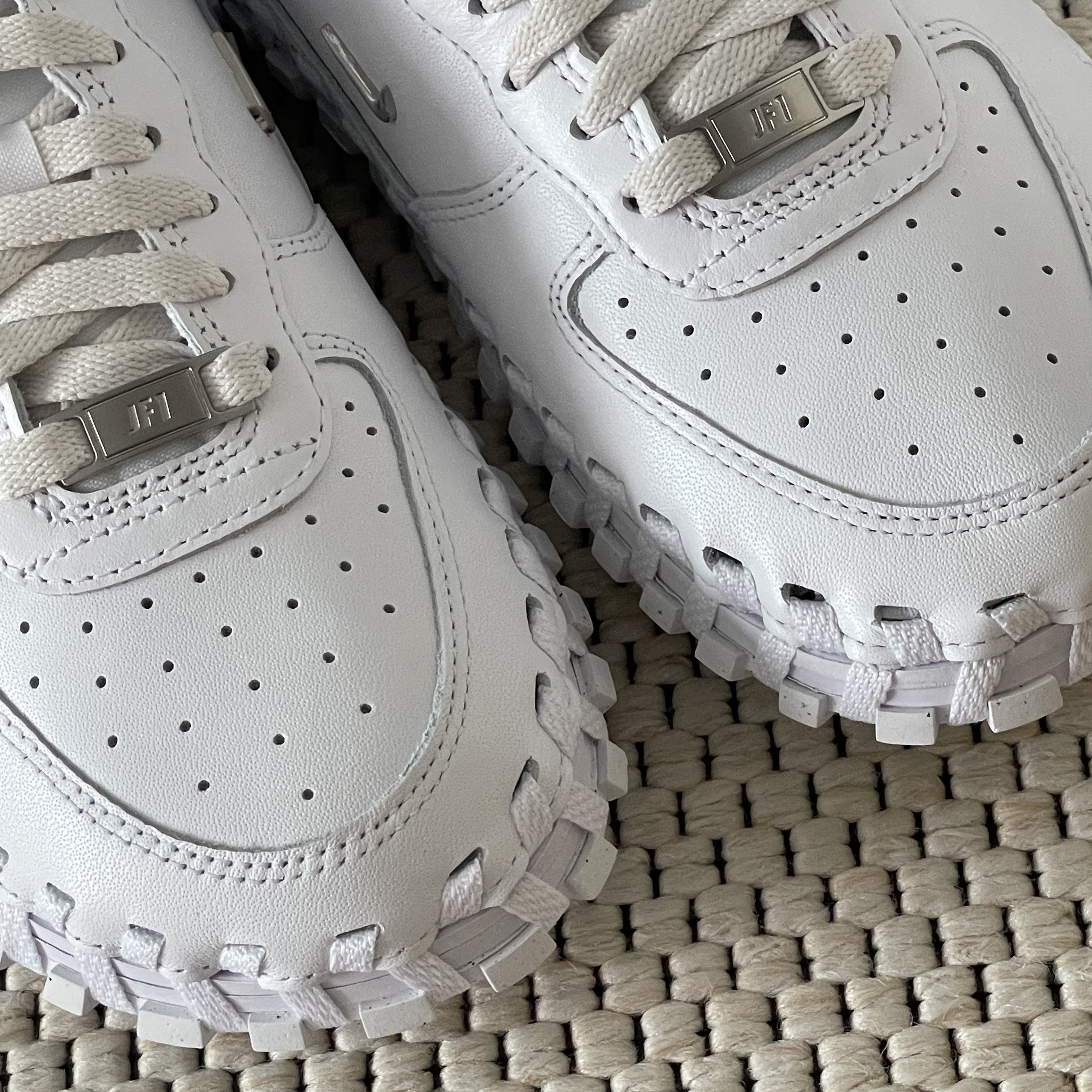 Nike x Jacquemus J Force 1 Low LX SP White 착용 스타일 - 3