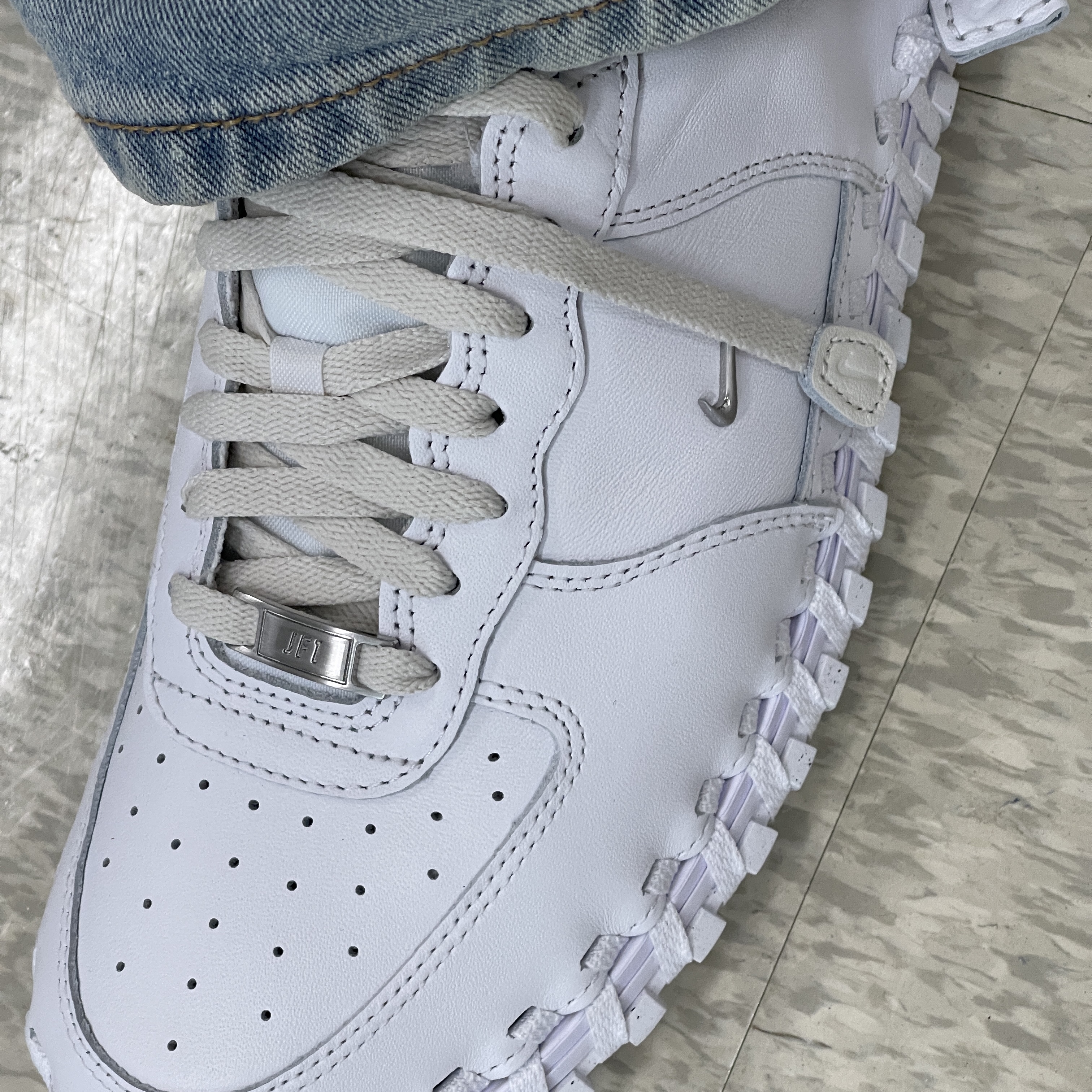 Nike x Jacquemus J Force 1 Low LX SP White 착용 스타일 - 4