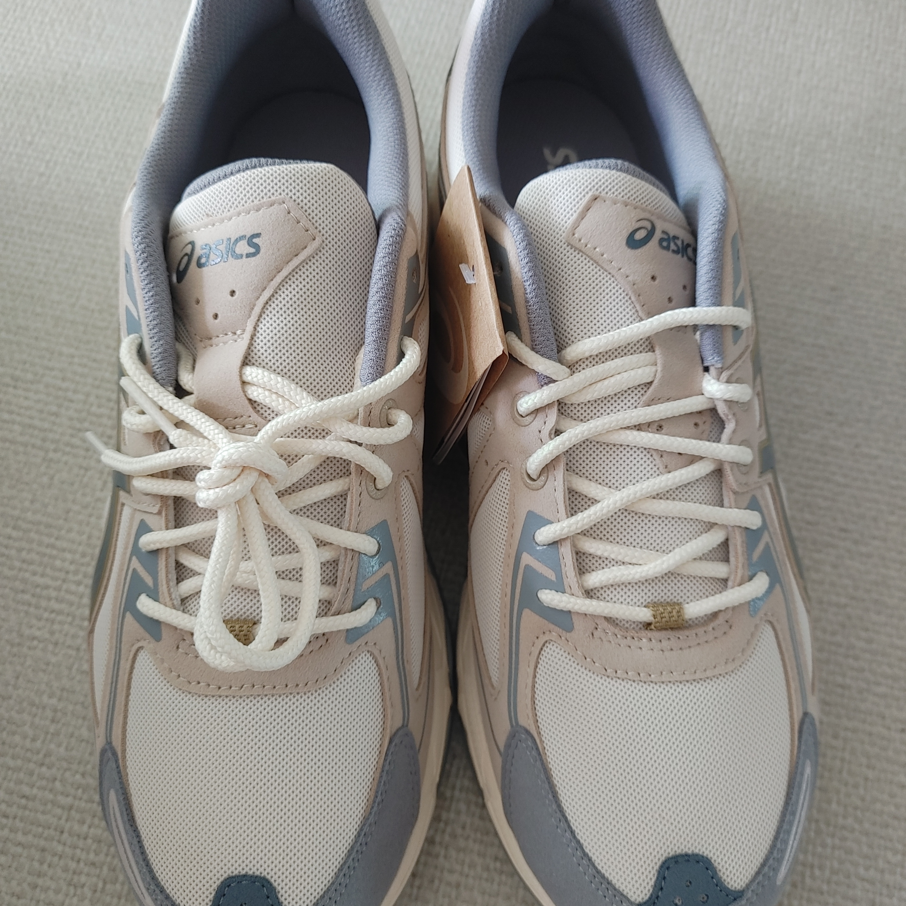 Asics Gel-Venture 6 SPS Birch Ironclad 착용 스타일