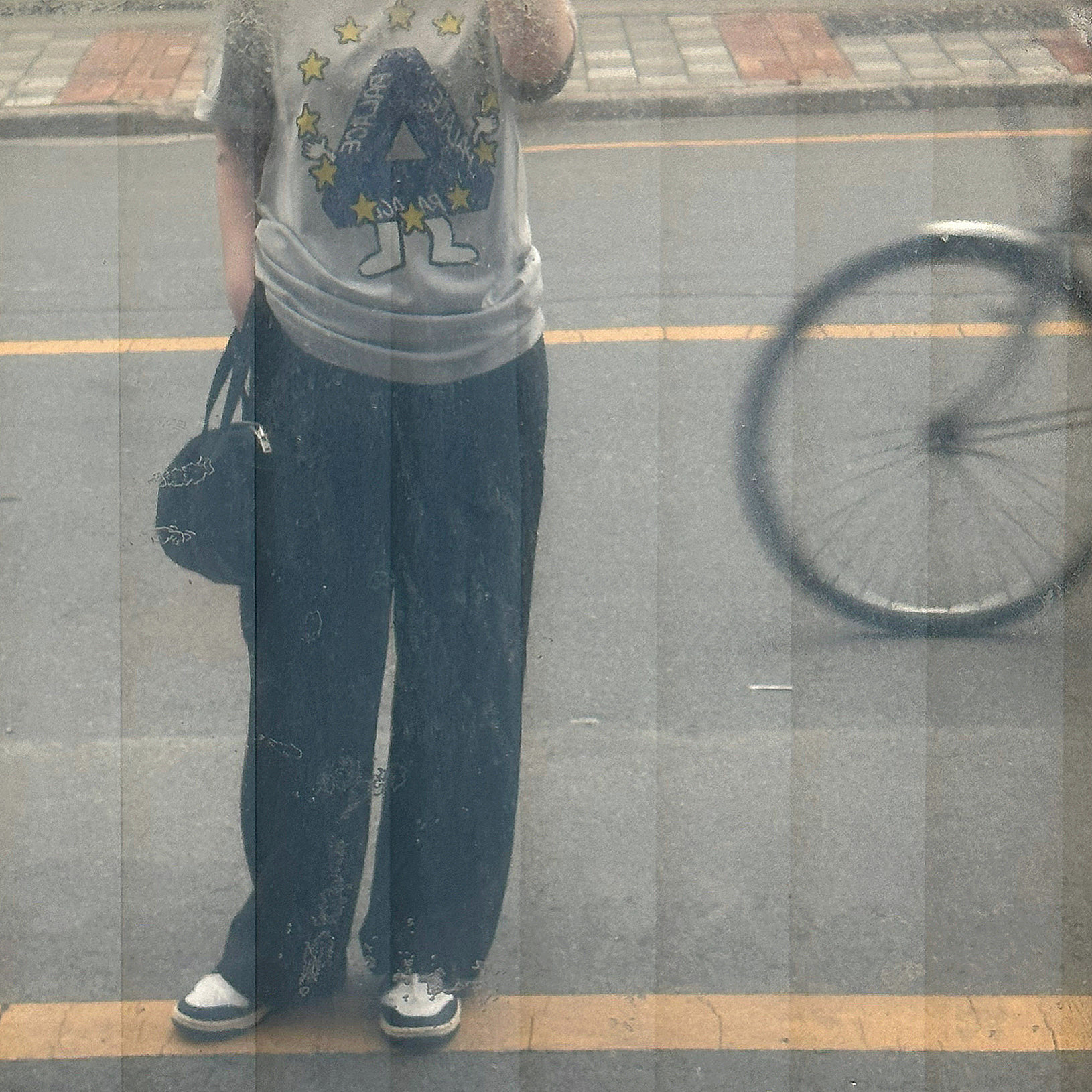 Palace Missing EU T-Shirt Grey Marl - 23SS, (W) Nike Dunk Low Vintage Midnight Navy 착용 스타일 - 1