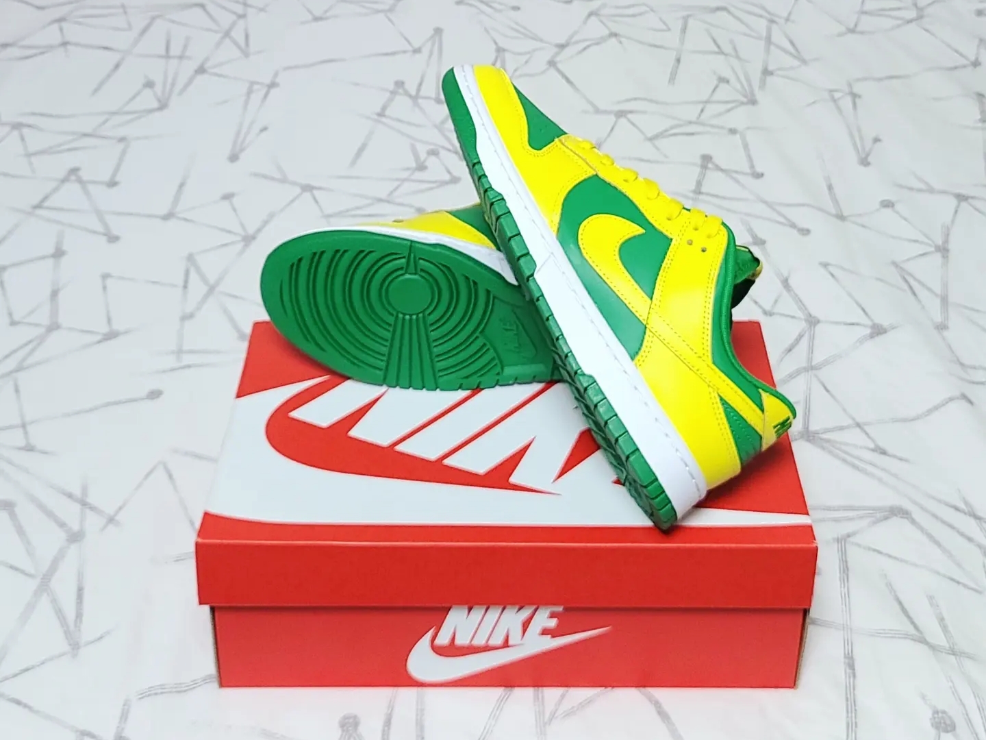 Nike Dunk Low Apple Green and Yellow Strike 착용 스타일 - 4