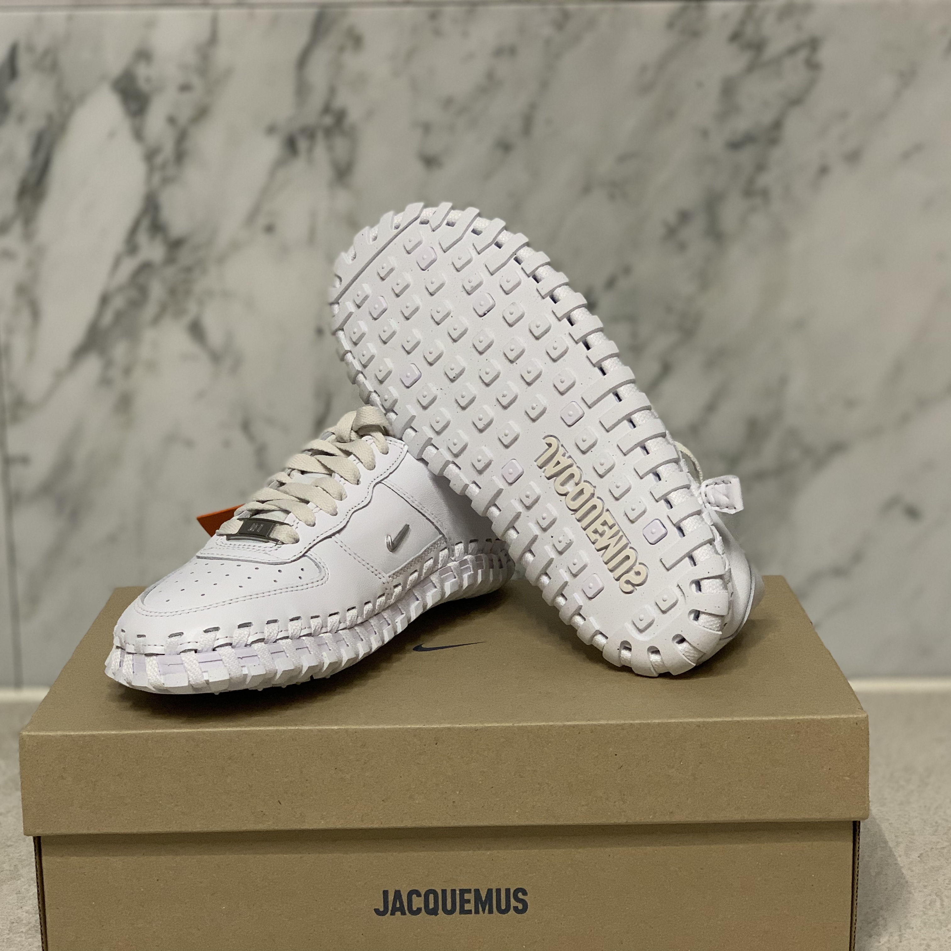 Nike x Jacquemus J Force 1 Low LX SP White 착용 스타일 - 1