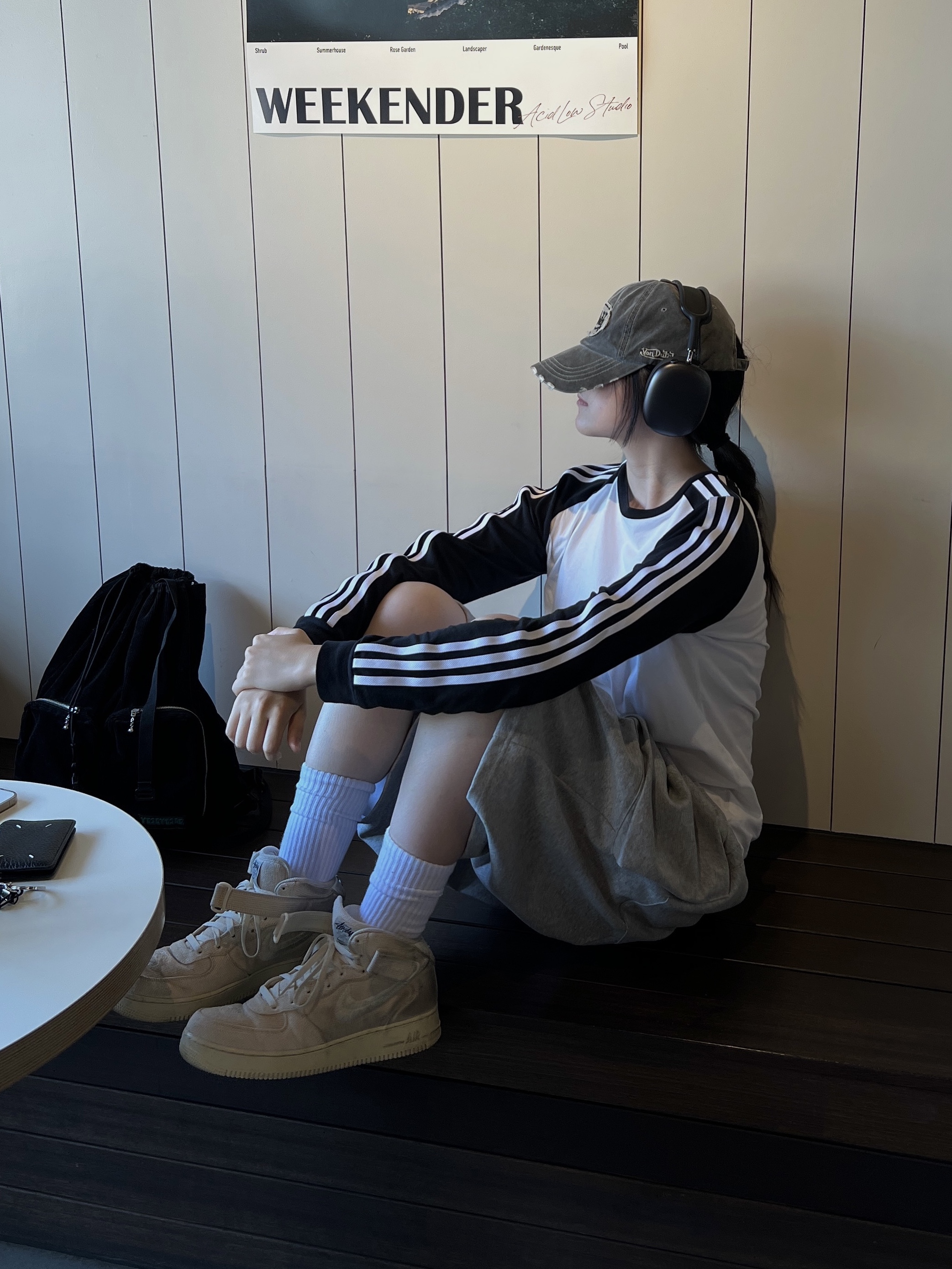 Nike x Stussy Air Force 1 '07 Mid SP Fossil, Apple AirPods Max Lightning Space Gray (Korean Ver.) 착용 스타일 - 2