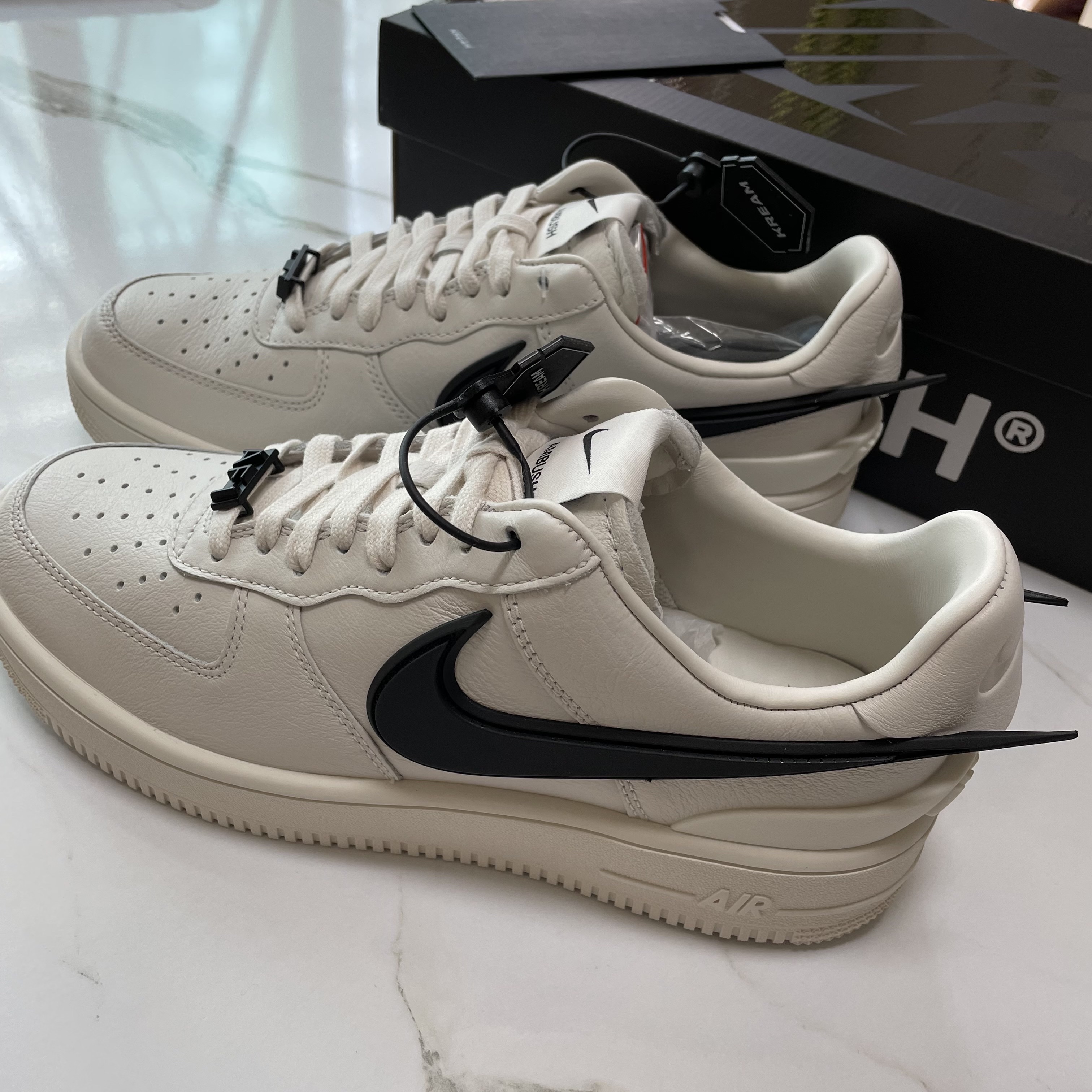 Nike x Ambush Air Force 1 Low SP Phantom 착용 스타일