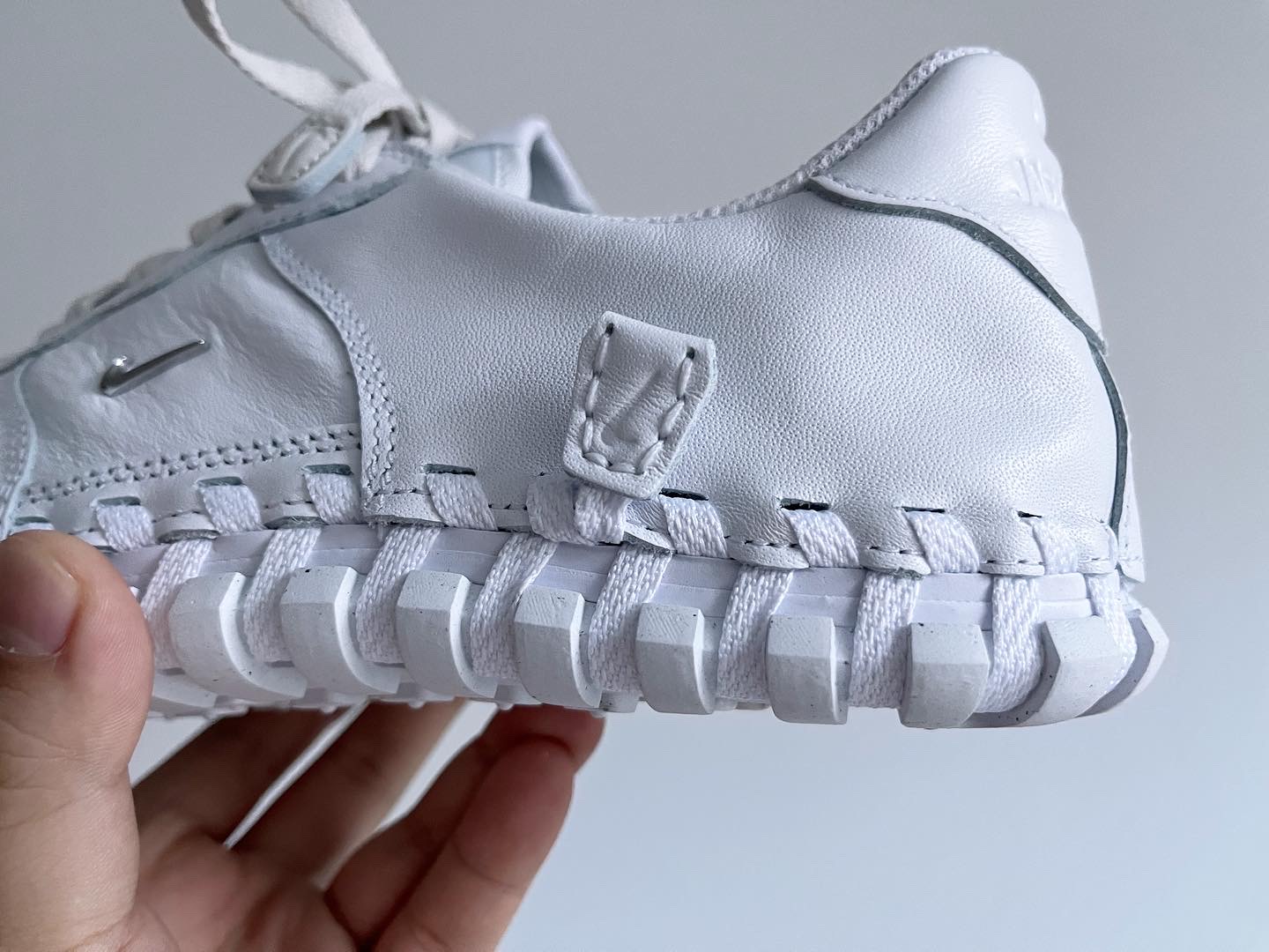 Nike x Jacquemus J Force 1 Low LX SP White 착용 스타일 - 2