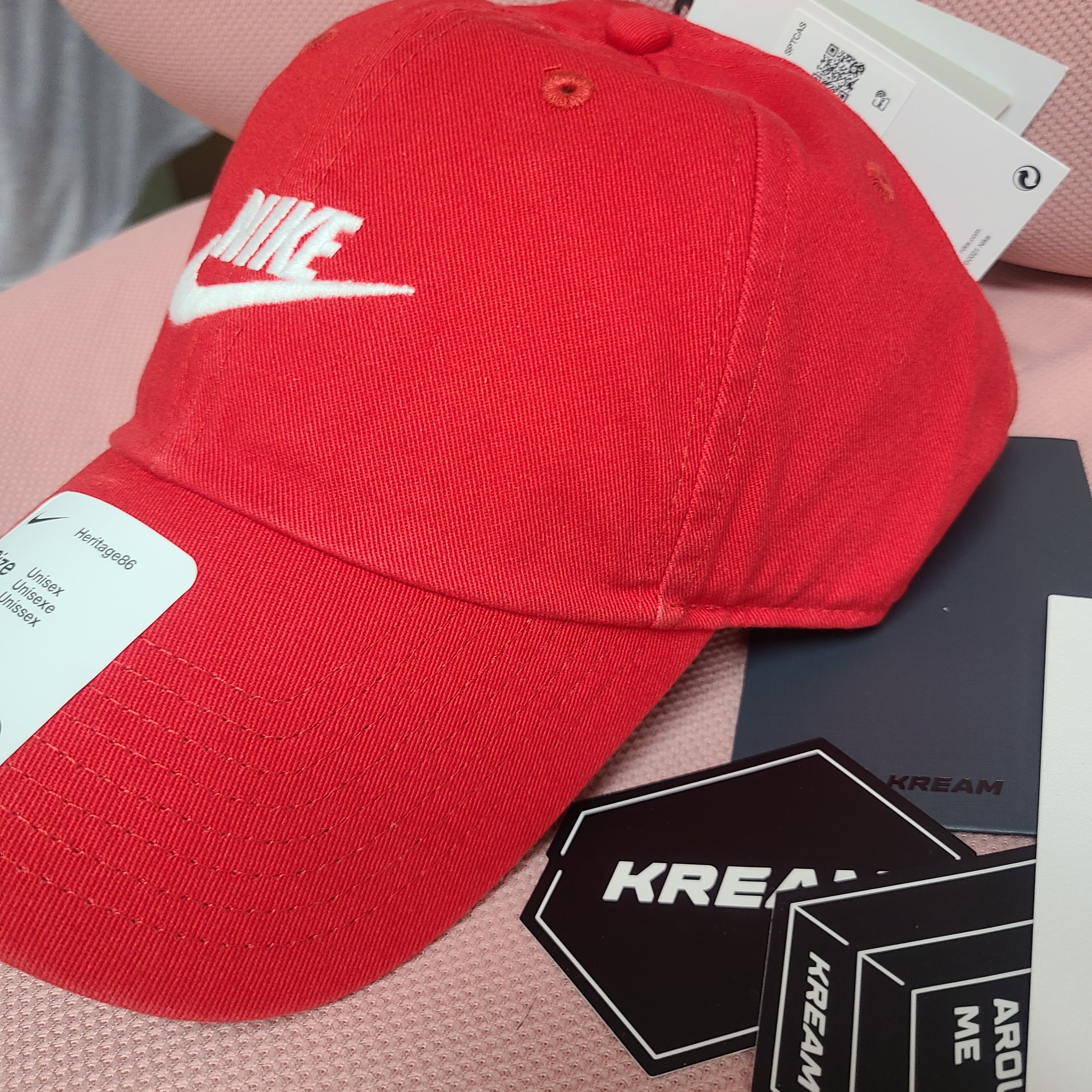 Nike Heritage 86 Futura Washed Cap University Red 착용 스타일
