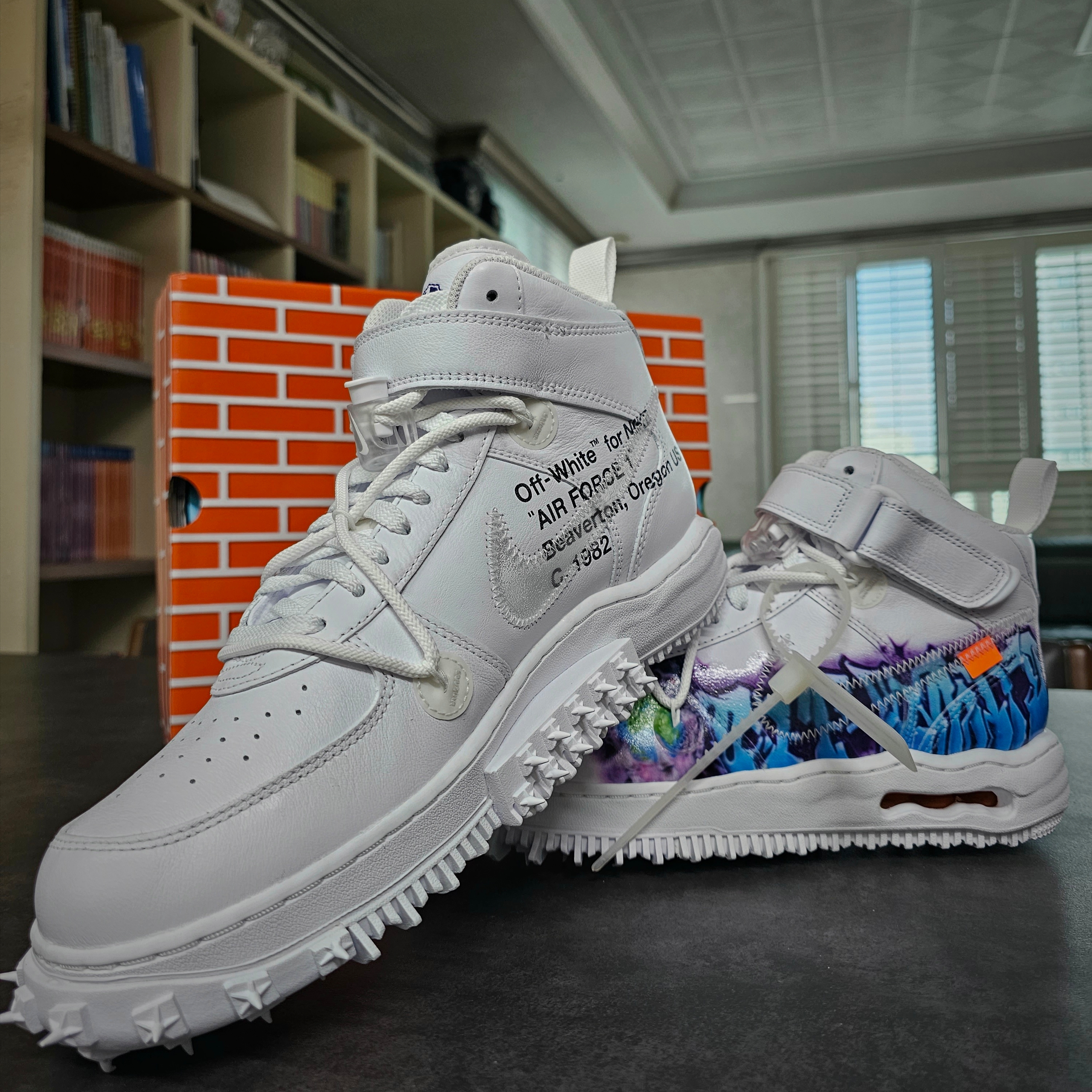 Nike x Off-White Air Force 1 Mid SP Leather Graffiti 착용 스타일 - 2