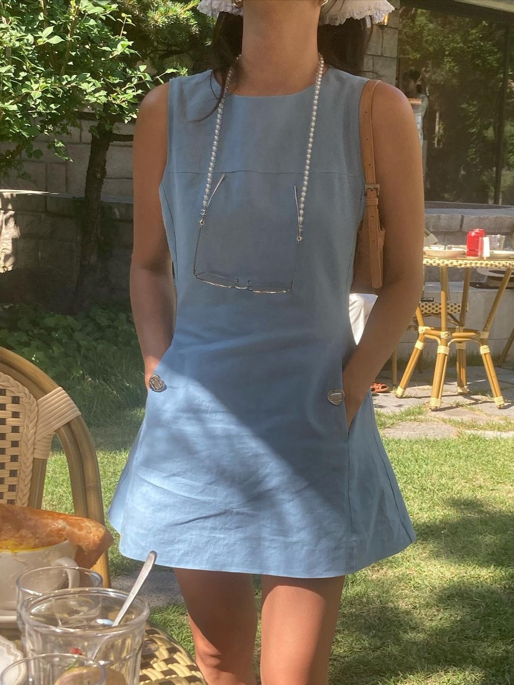 [KREAM 단독] STU Women Buttoned Linen Dress Sky Blue 착용 스타일