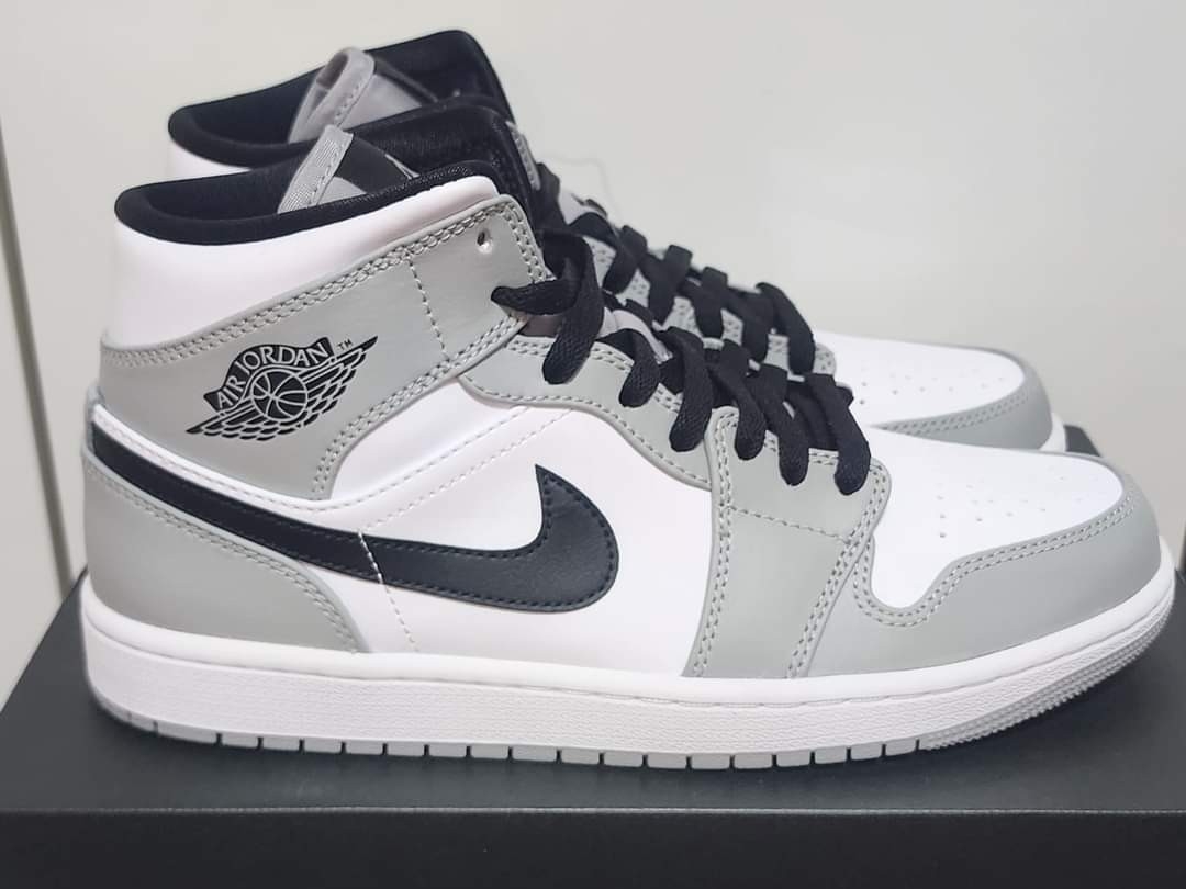 Jordan 1 Mid Light Smoke Grey 착용 스타일