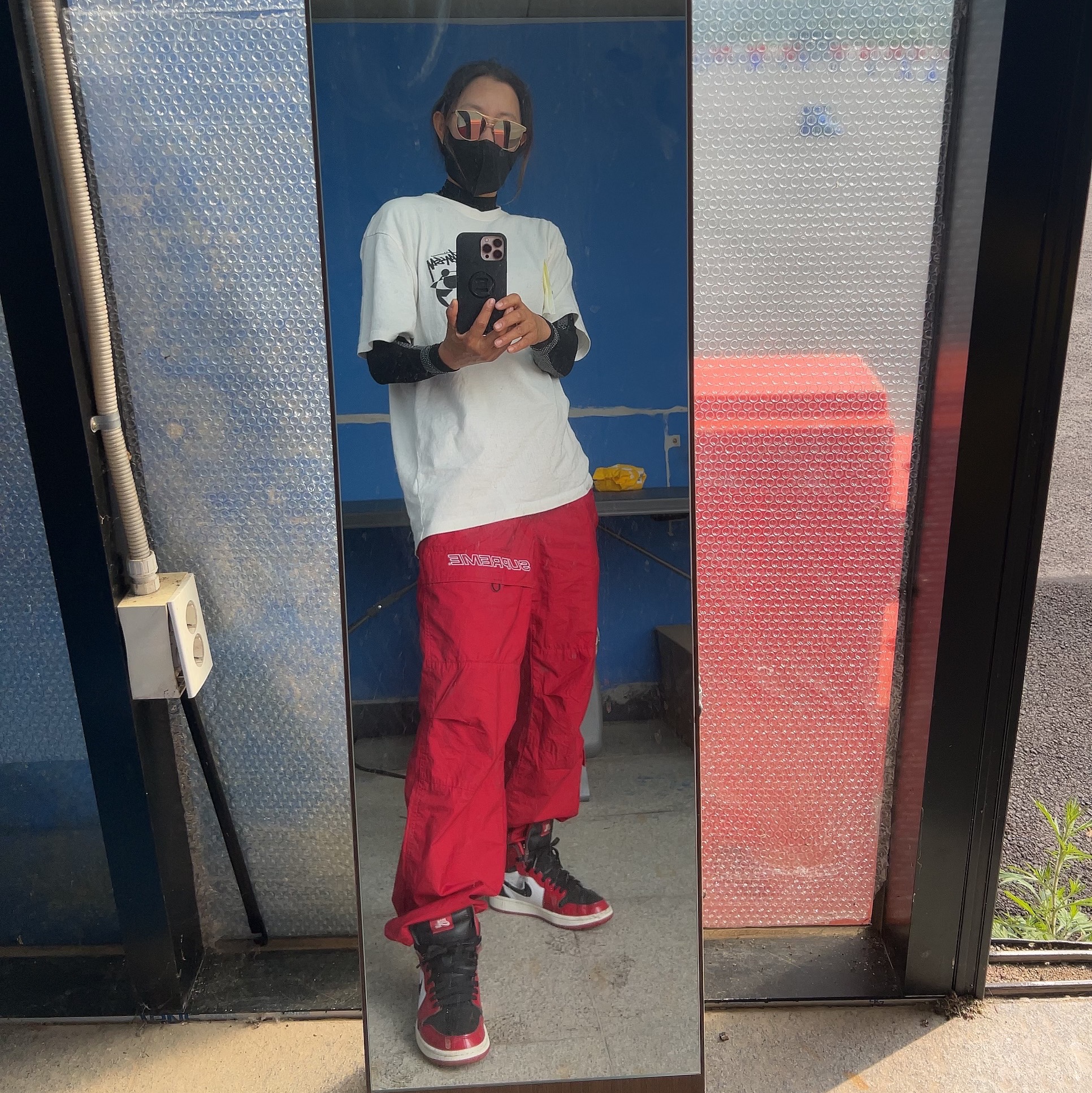 (W) Jordan 1 Zoom Air CMFT Gym Red Black, Supreme Cotton Cinch Pants Dark Red - 20FW 착용 스타일