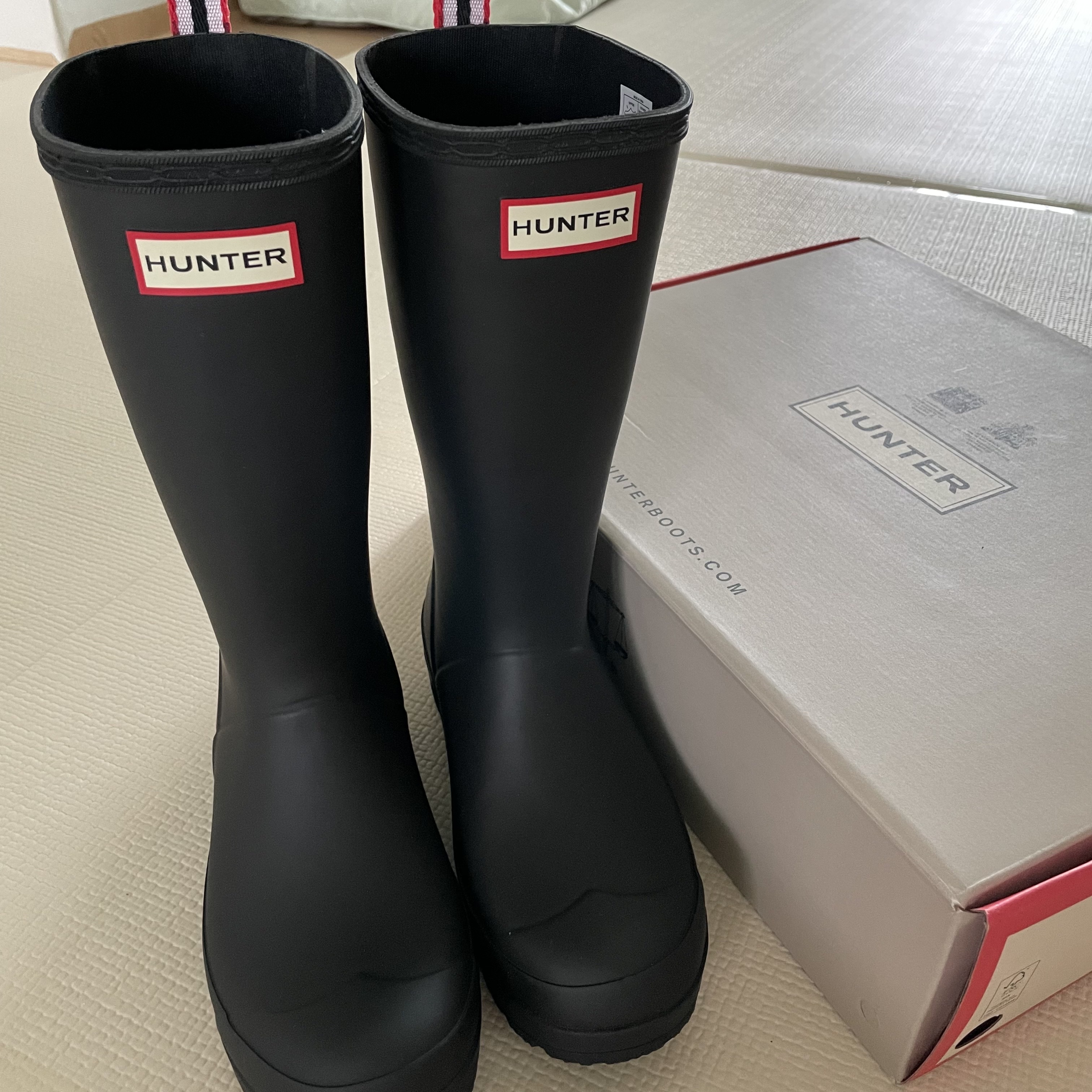 (W) Hunter Play Tall Wellington Rain Boots Black 착용 스타일