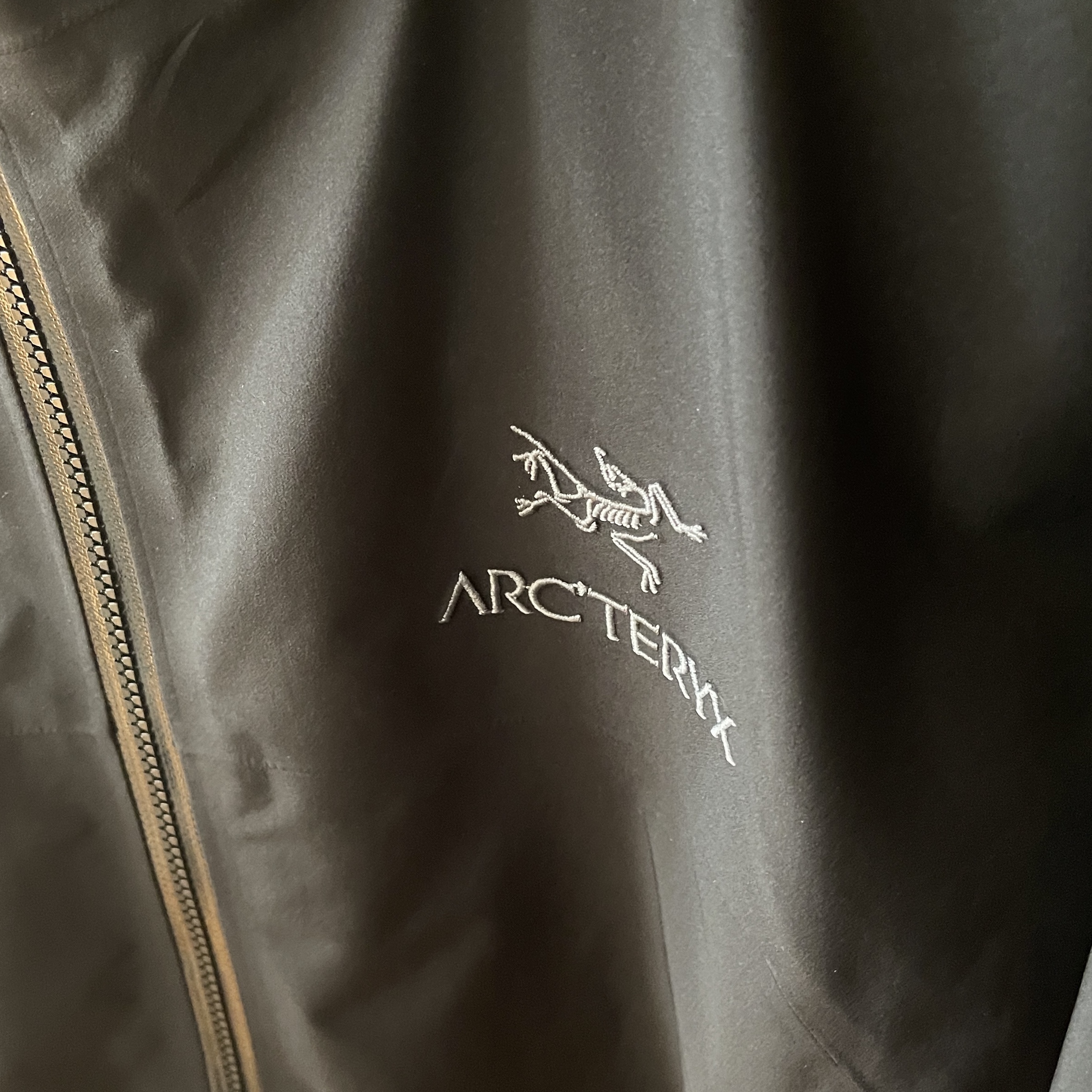 Arc'teryx Beta Jacket Black 착용 스타일