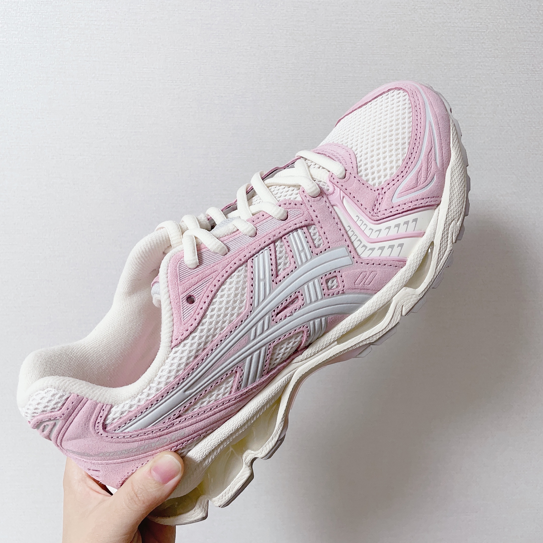 (W) Asics Gel-Kayano 14 Cream Pink Salt 착용 스타일