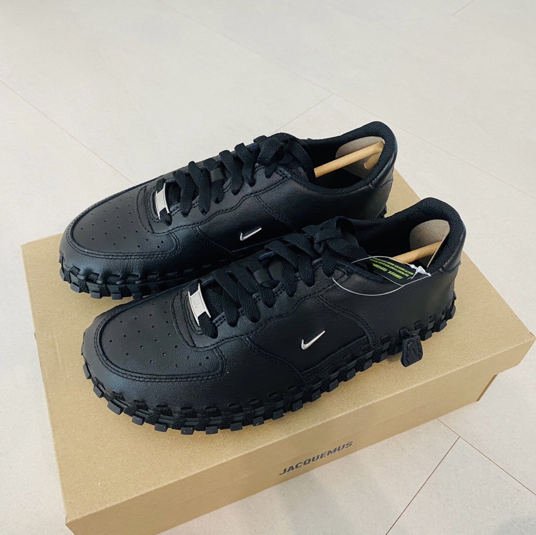 Nike x Jacquemus J Force 1 Low LX SP Black 착용 스타일 - 2